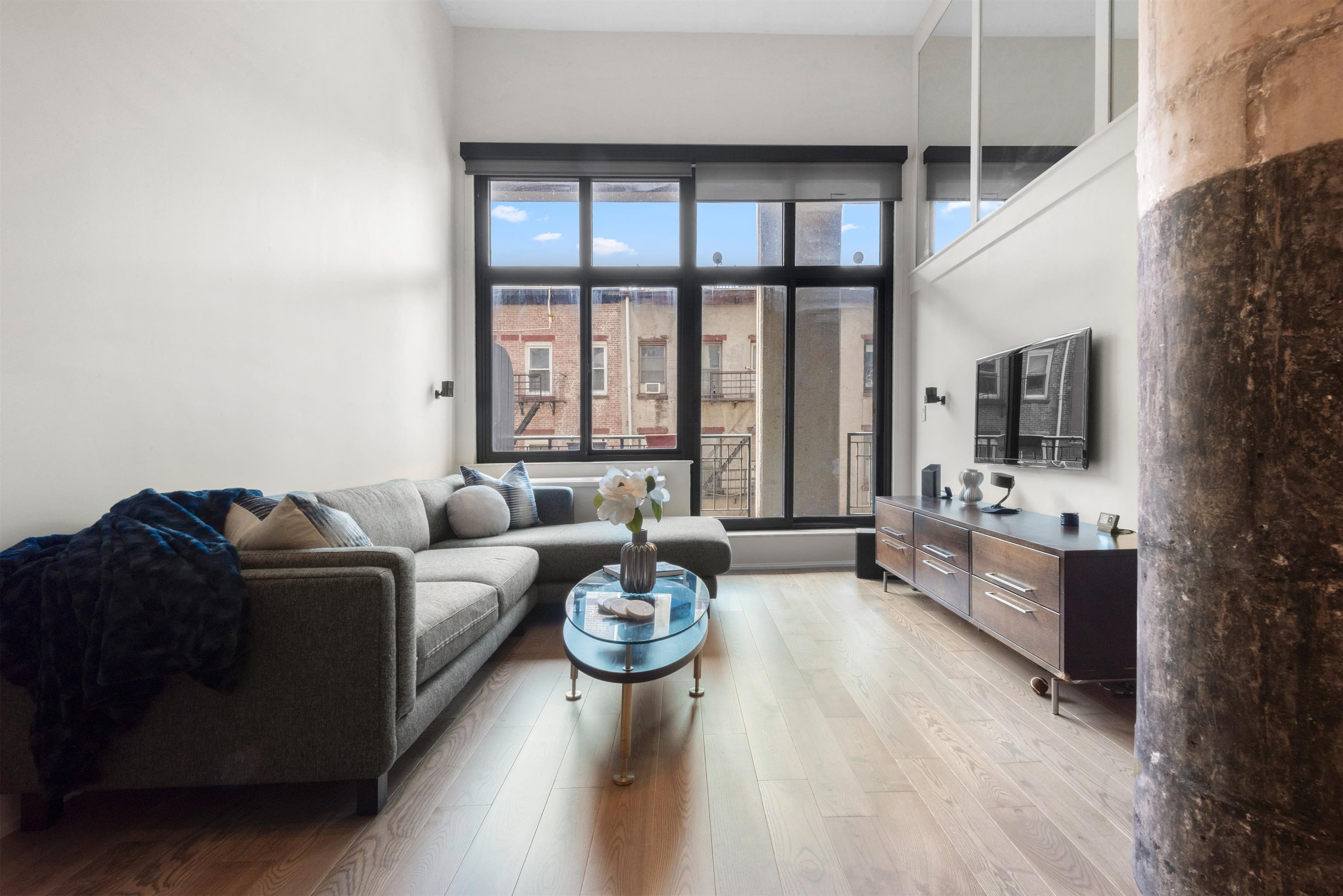 205 10TH ST Unit: 3F