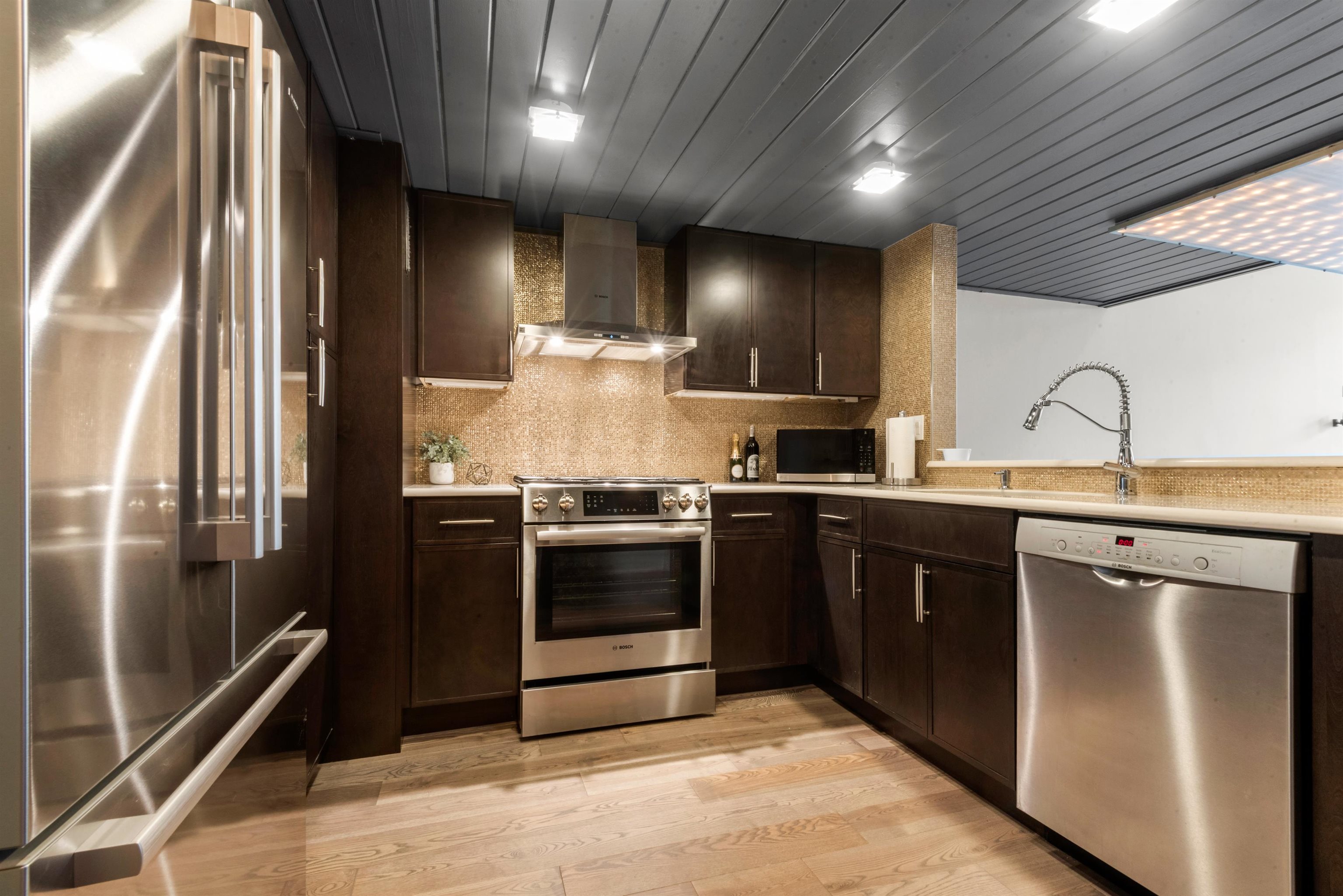 205 10TH ST Unit: 3F