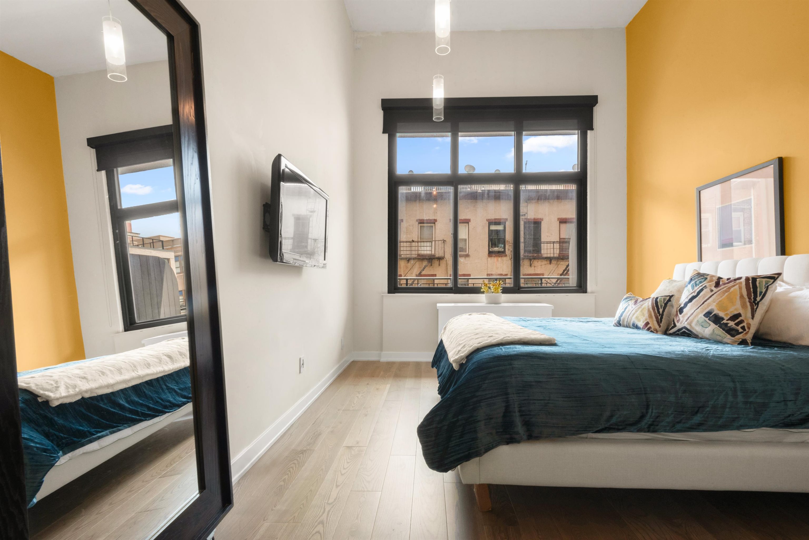 205 10TH ST Unit: 3F