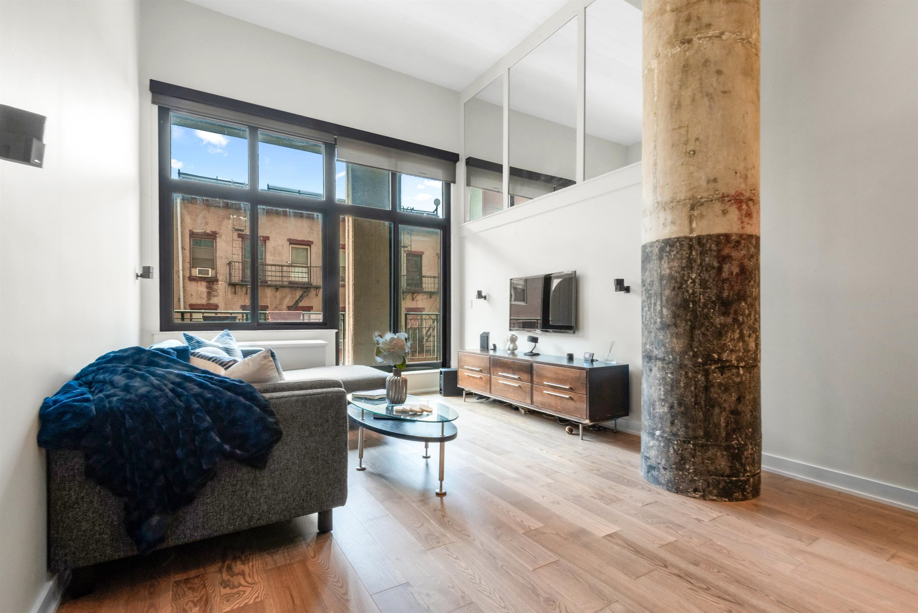 205 10TH ST Unit: 3F