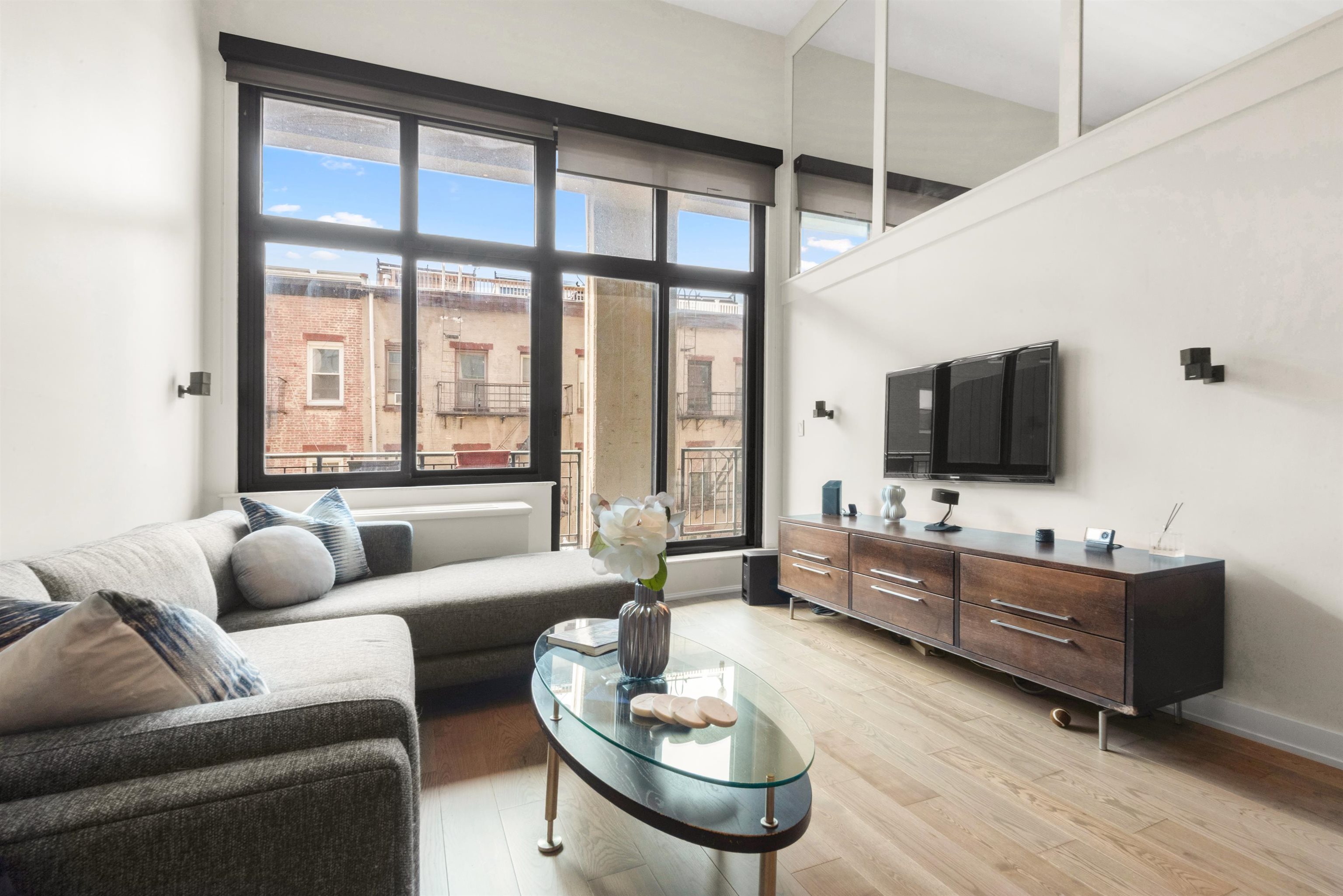 205 10TH ST Unit: 3F