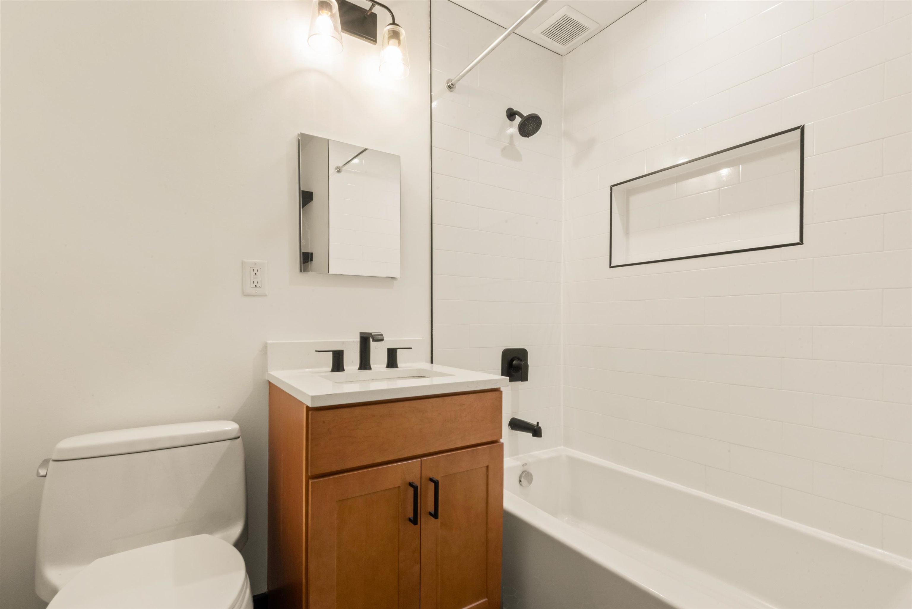 48-50 WEST HAMILTON PL Unit: 3