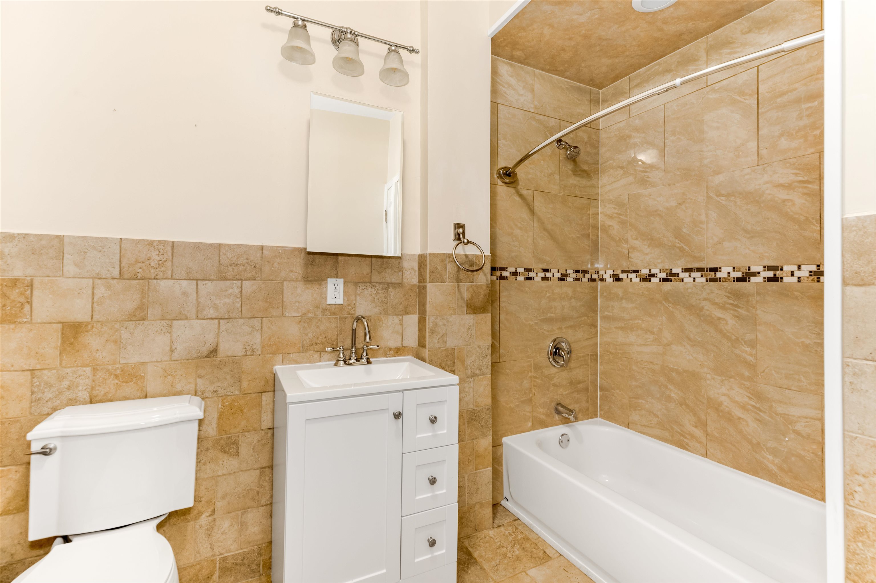 228 JEFFERSON ST Unit: 2 (R)
