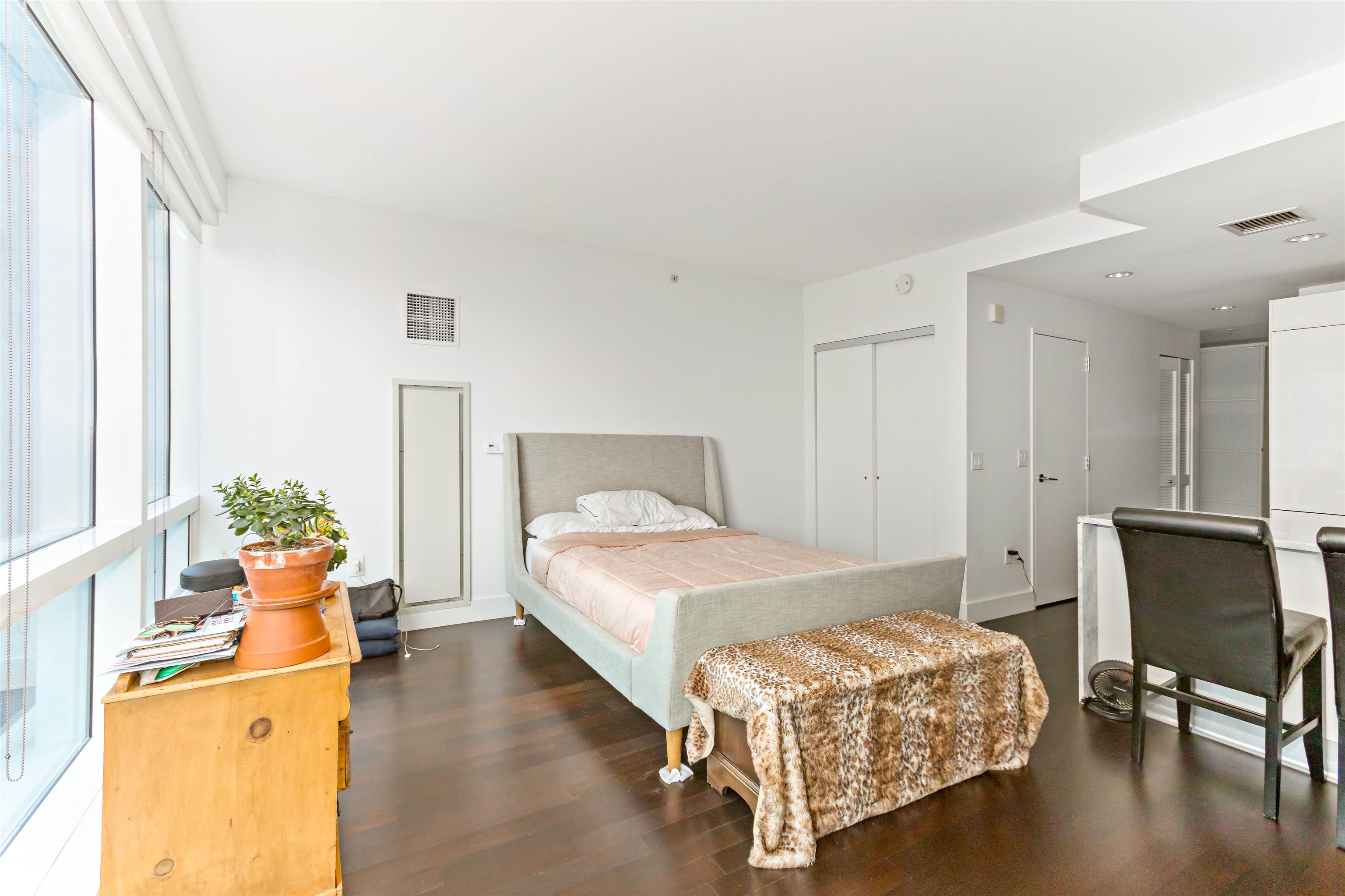77 HUDSON ST Unit: 2213
