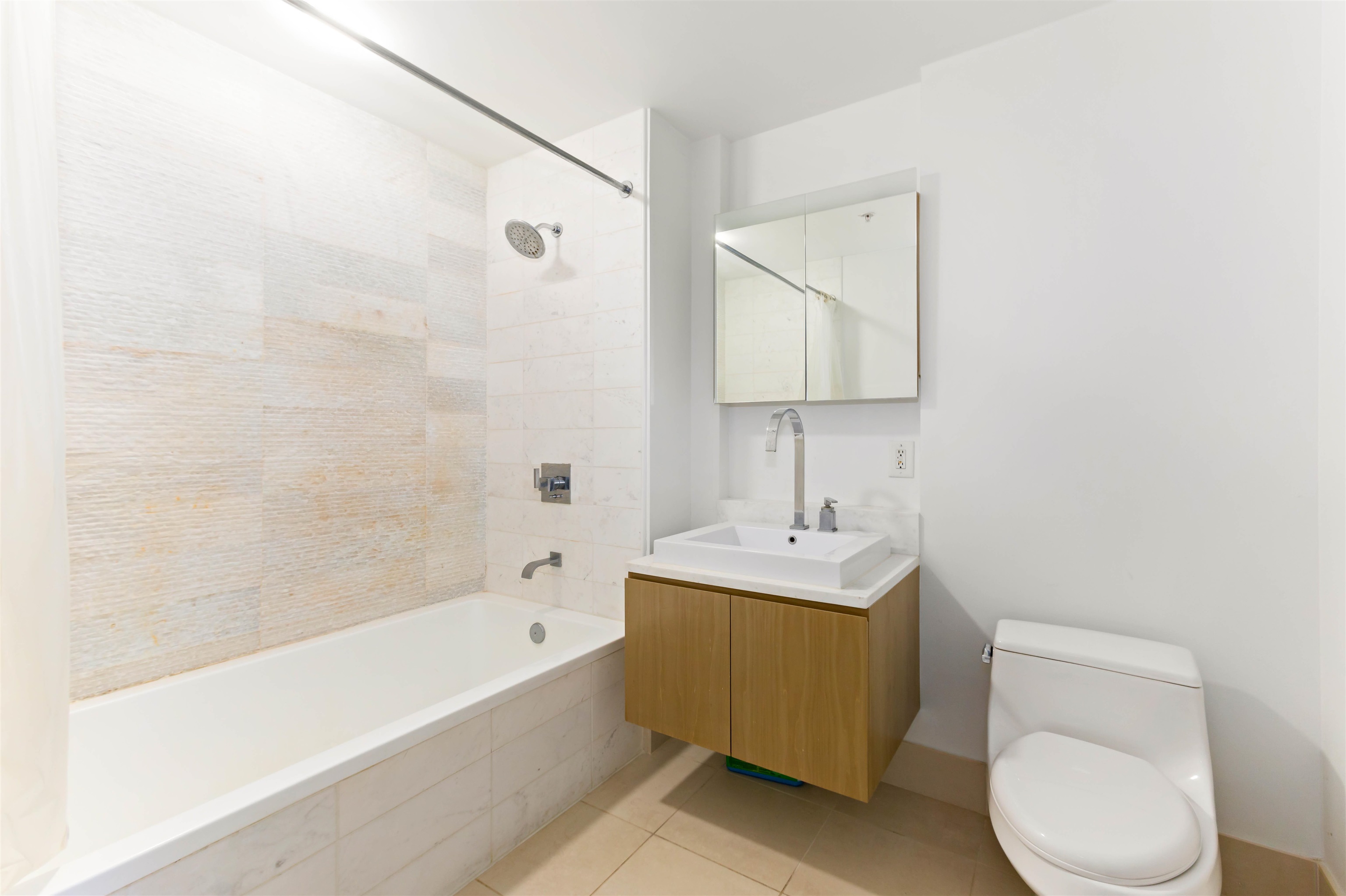 77 HUDSON ST Unit: 2213