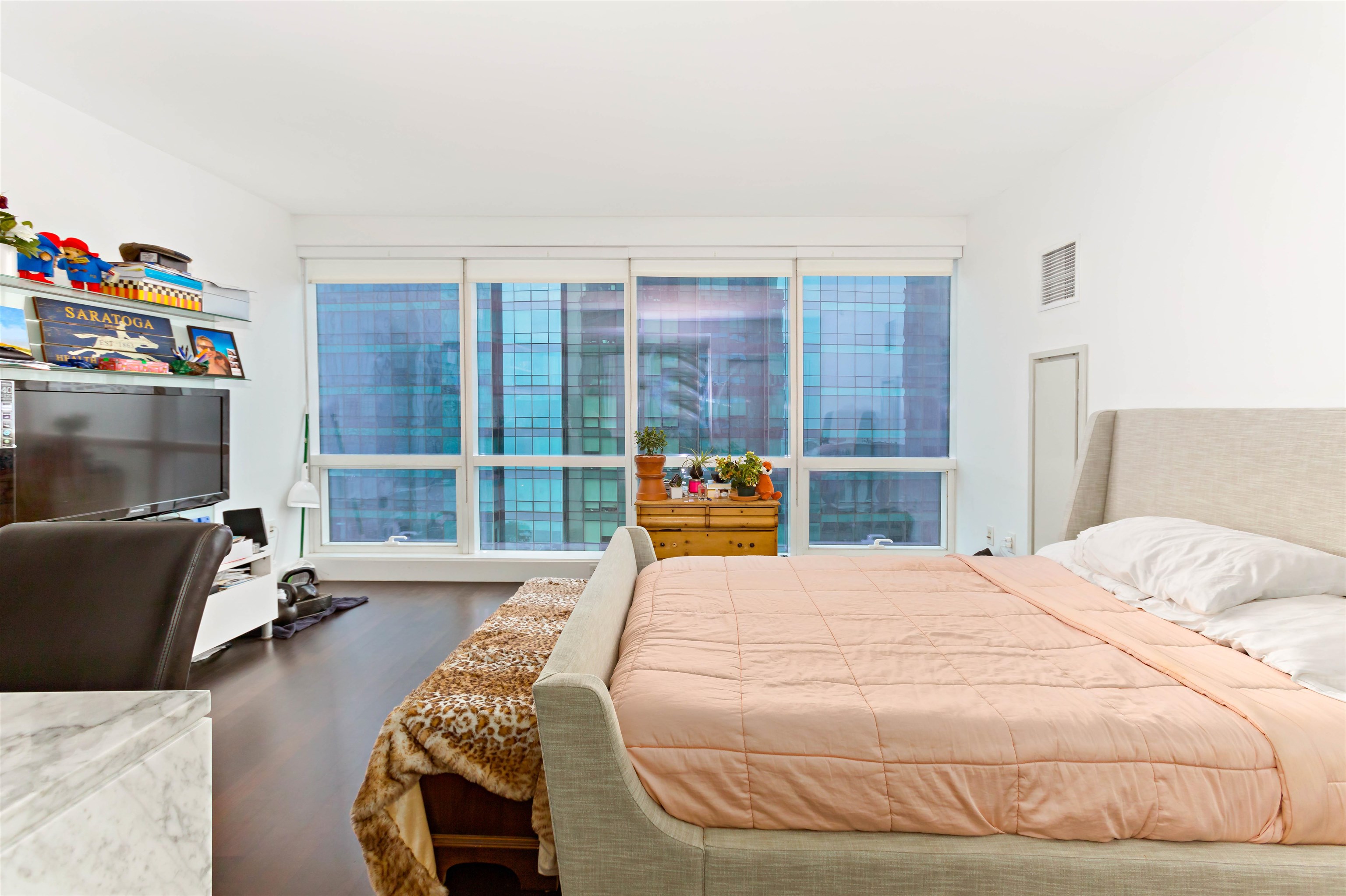 77 HUDSON ST Unit: 2213
