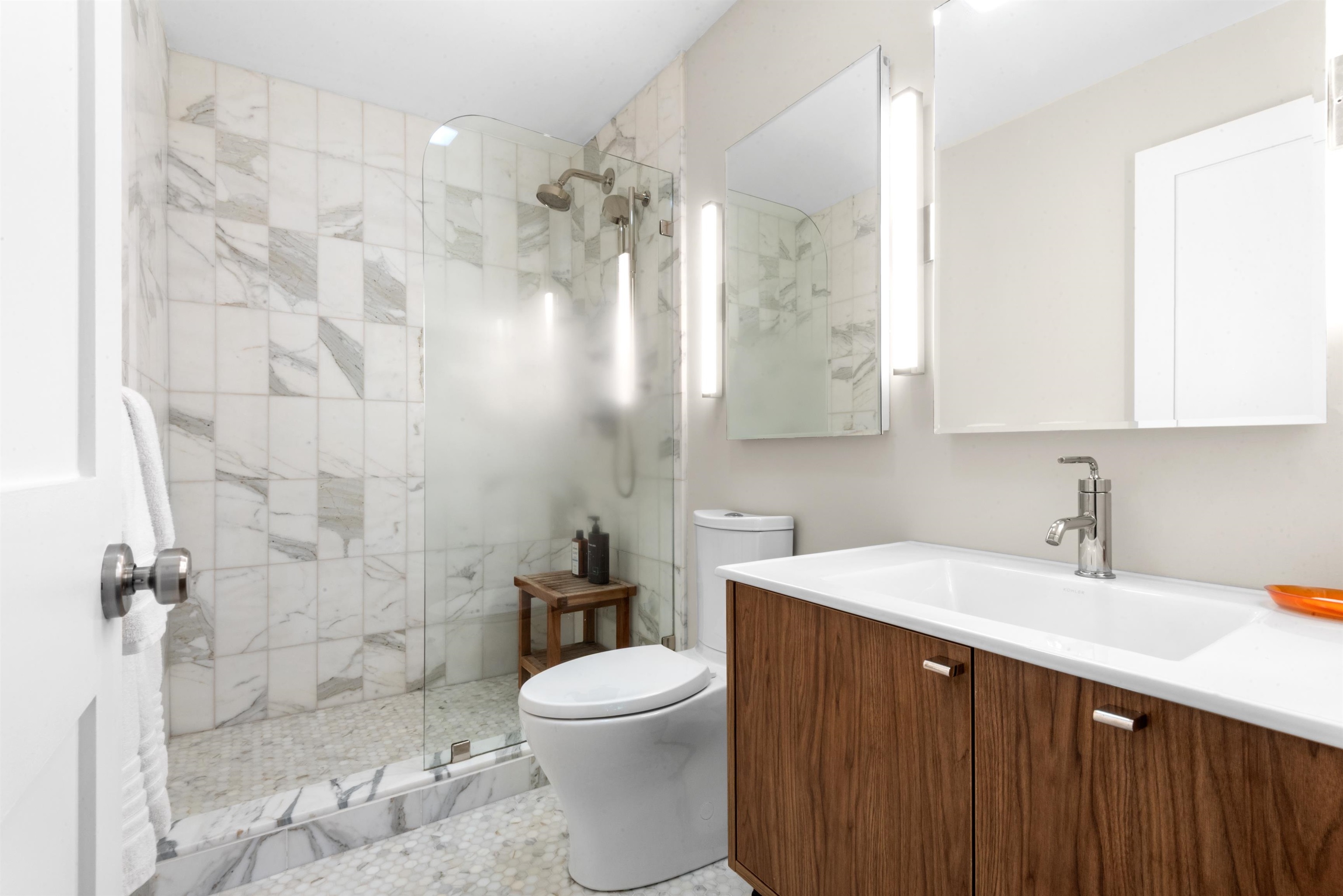 272 6TH ST Unit: 1