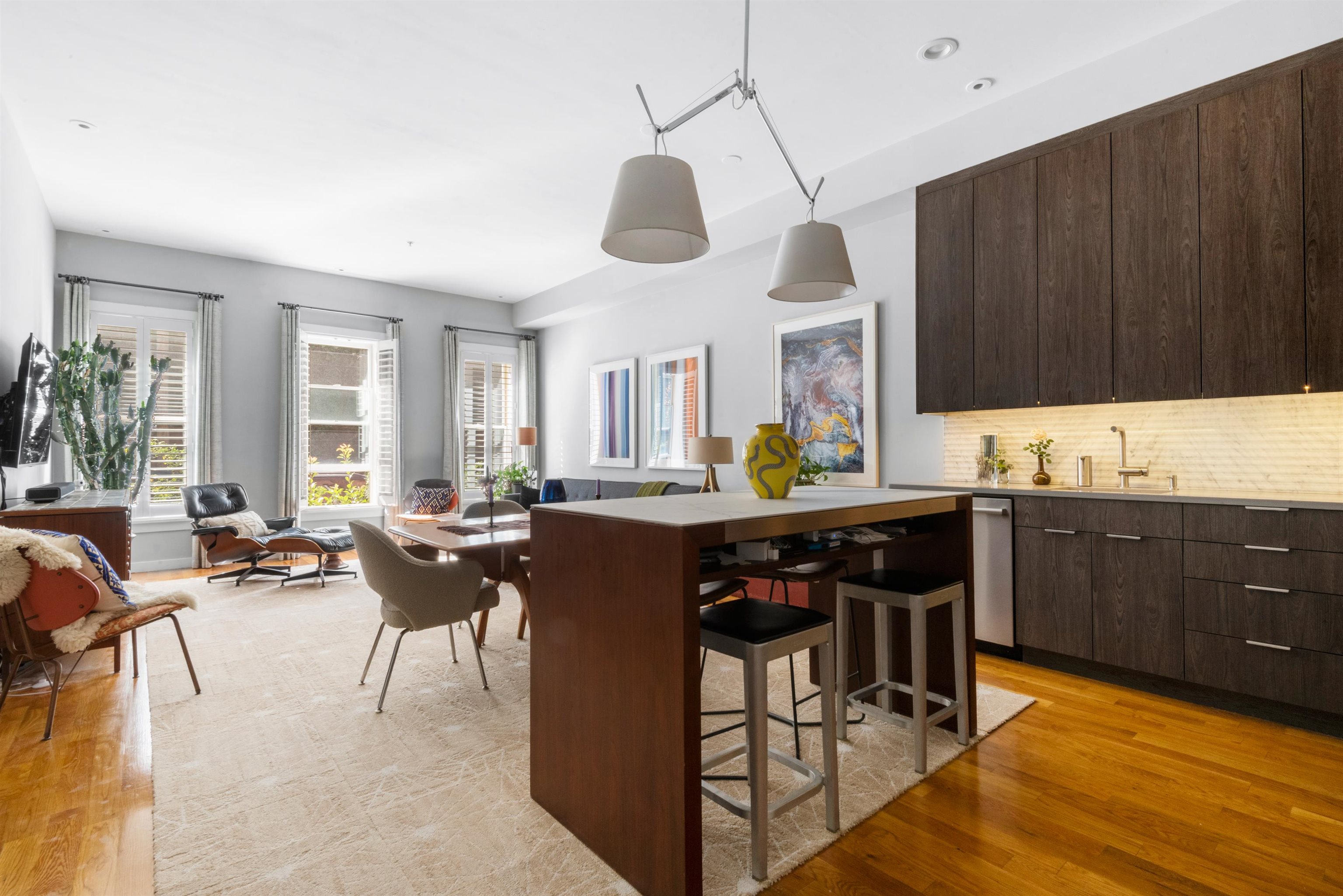 272 6TH ST Unit: 1