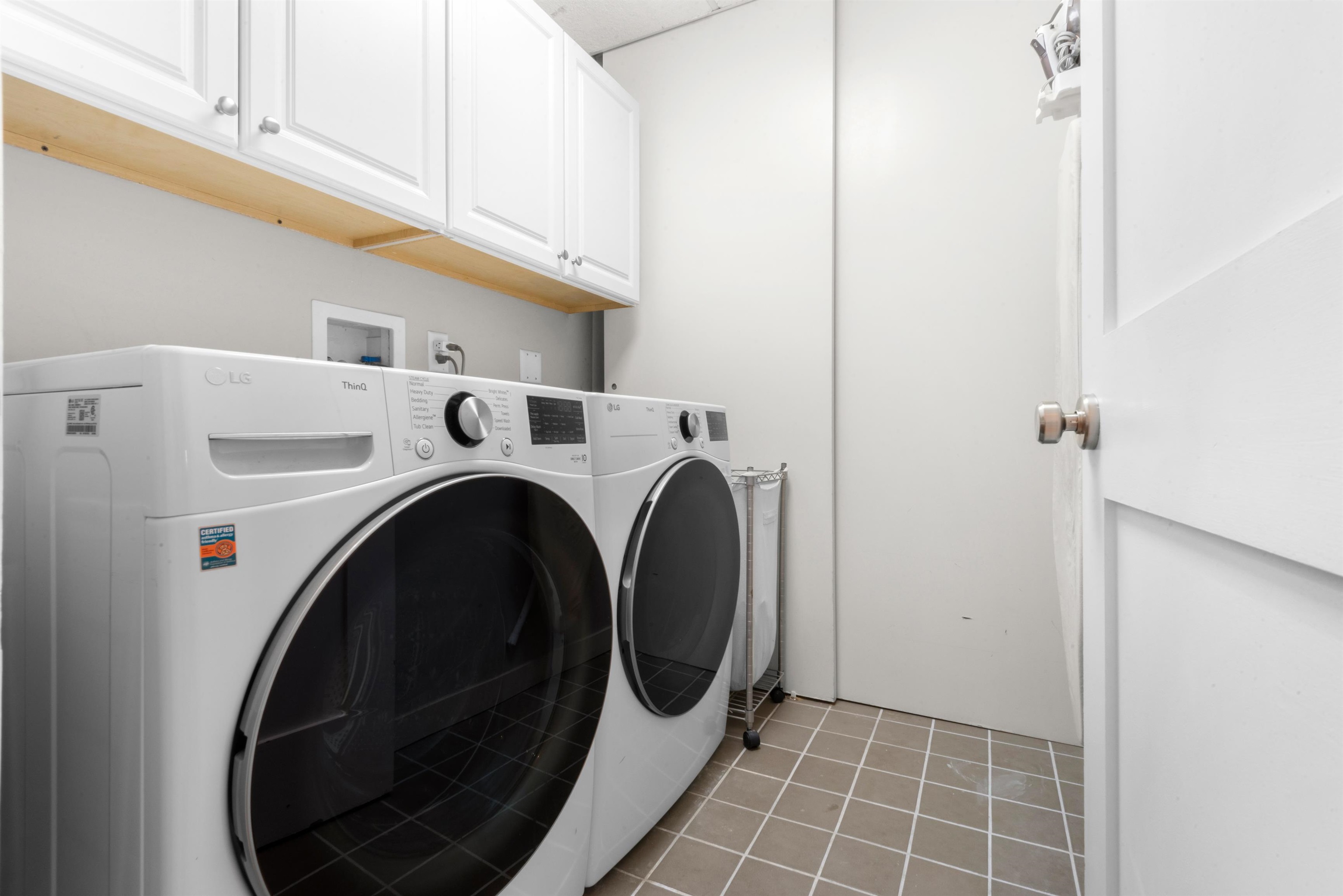 272 6TH ST Unit: 1