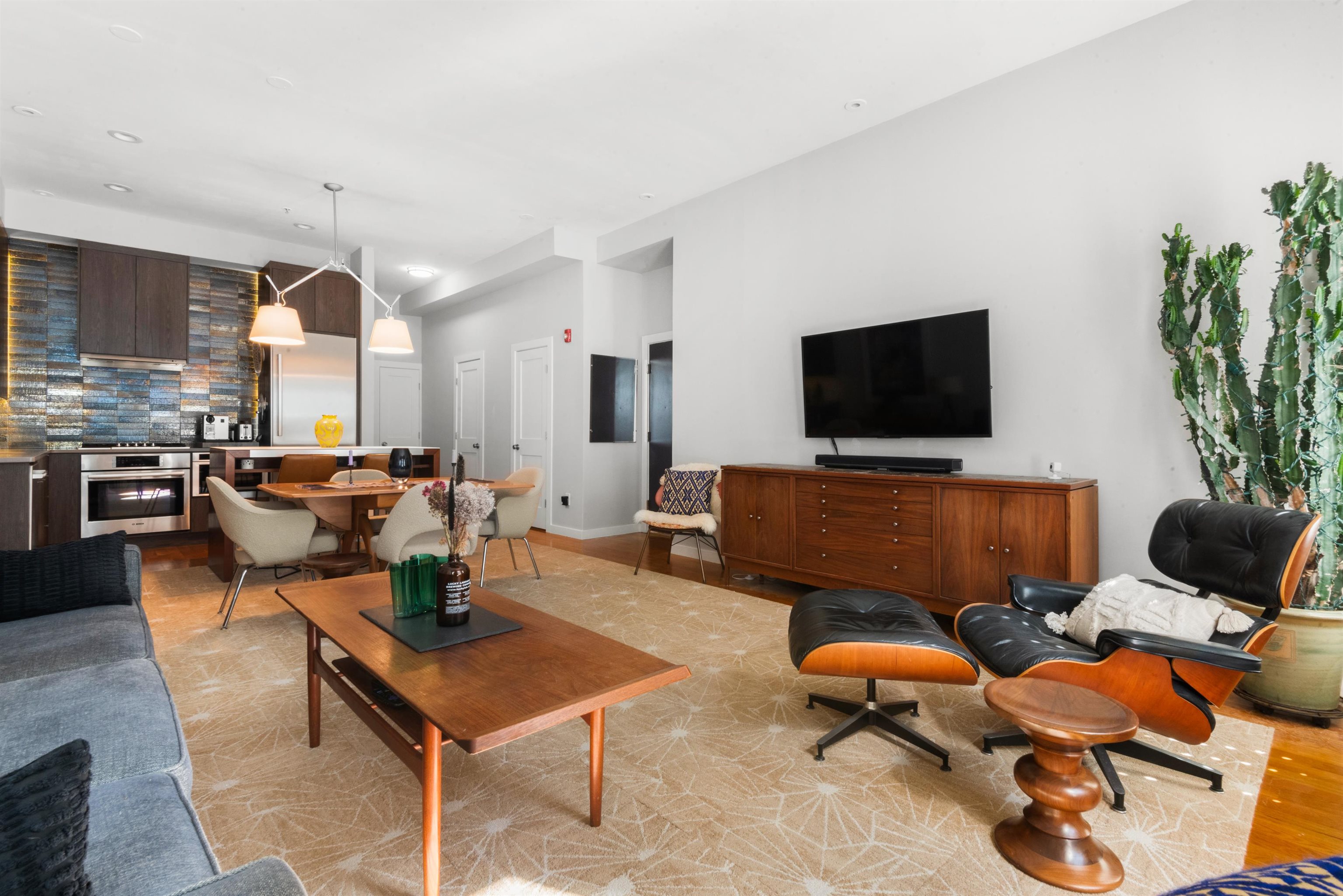 272 6TH ST Unit: 1