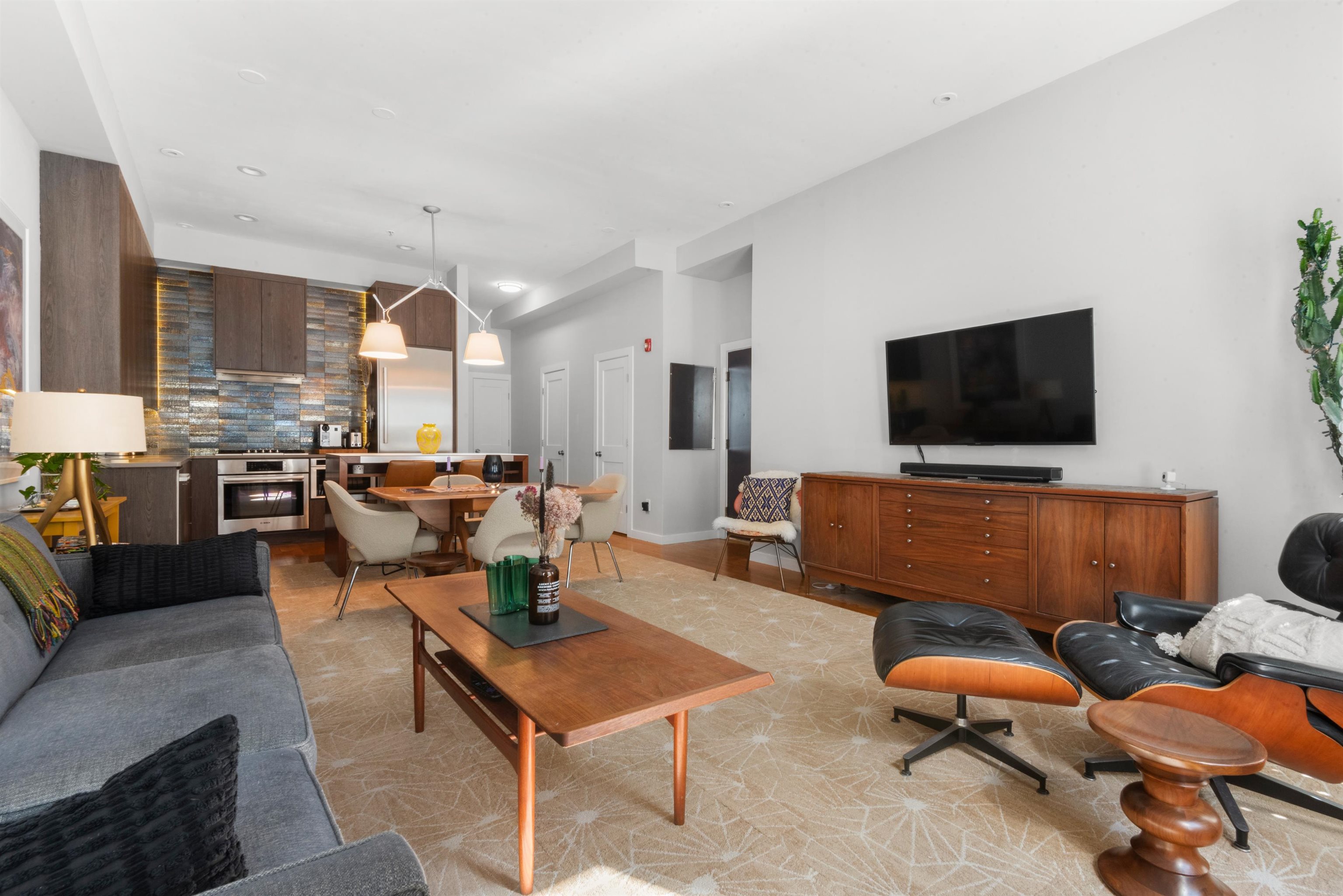 272 6TH ST Unit: 1