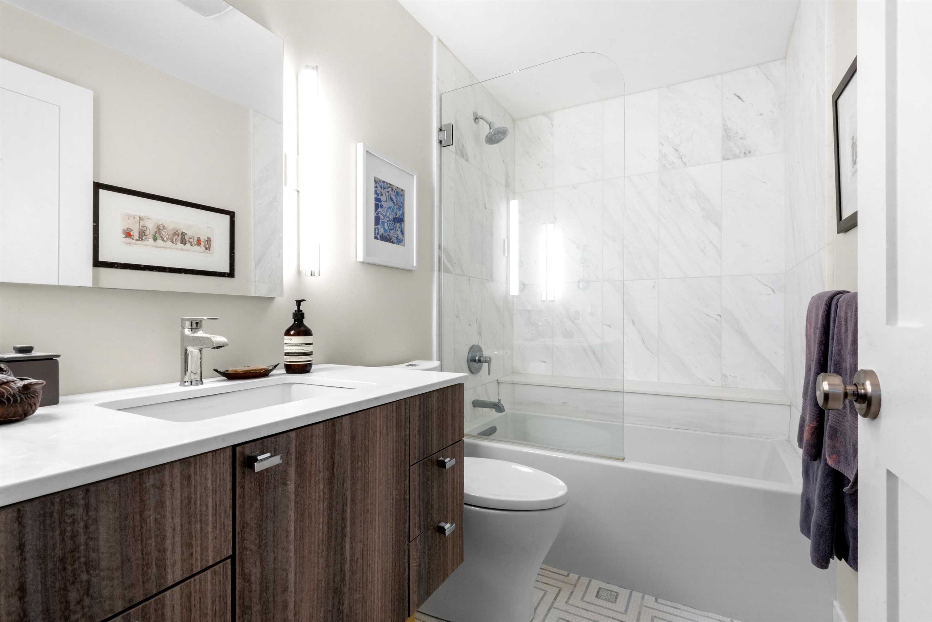272 6TH ST Unit: 1