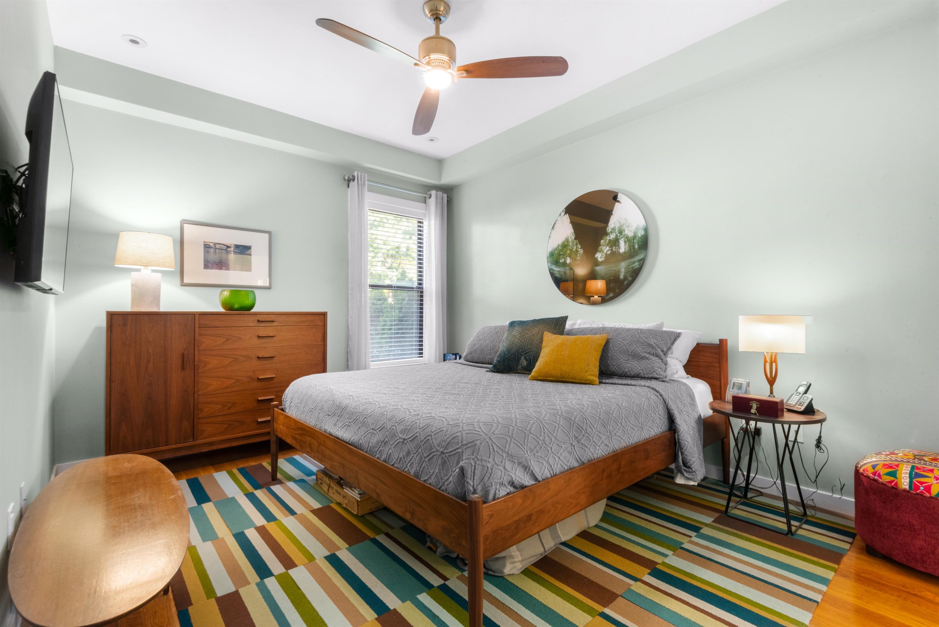 272 6TH ST Unit: 1