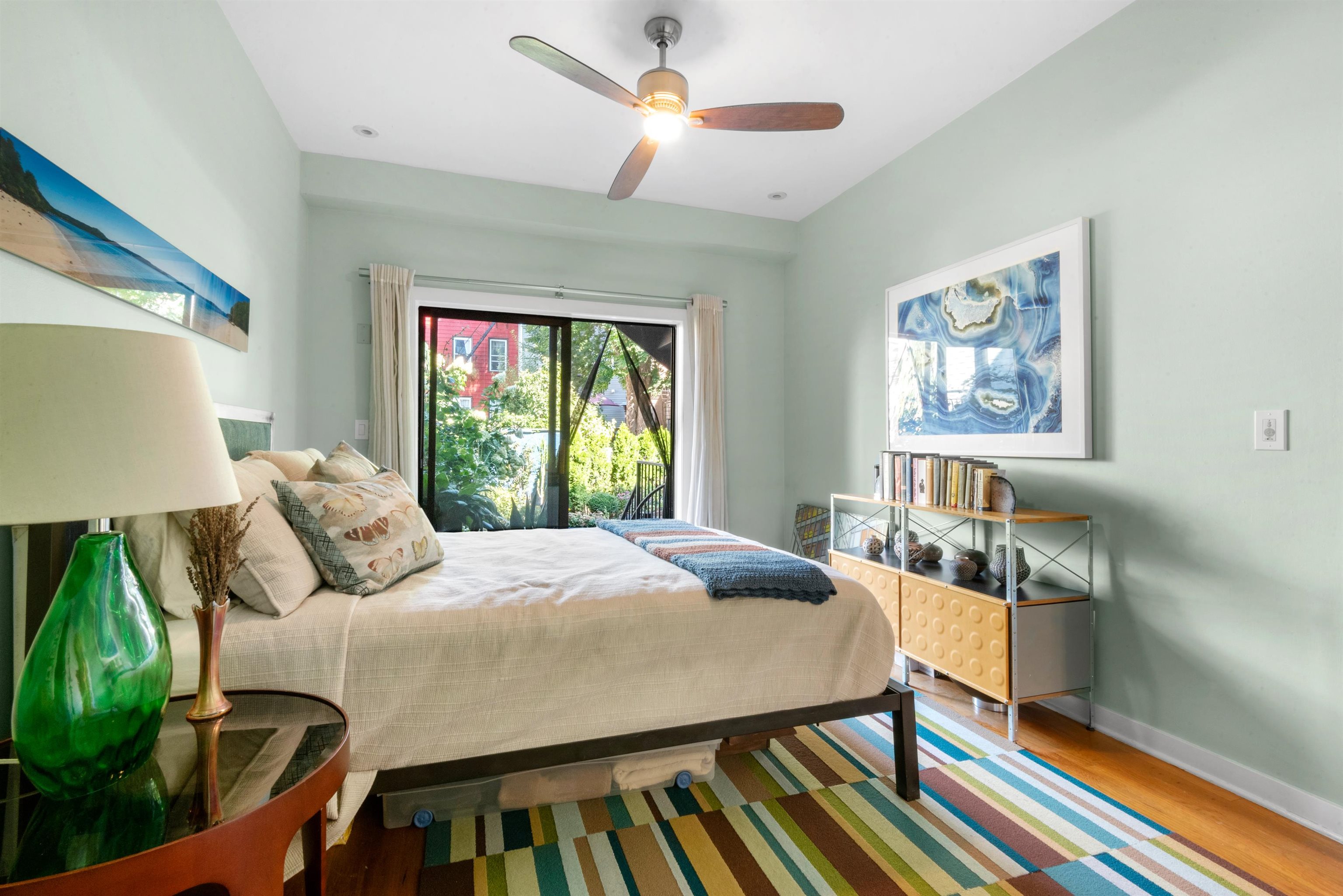 272 6TH ST Unit: 1