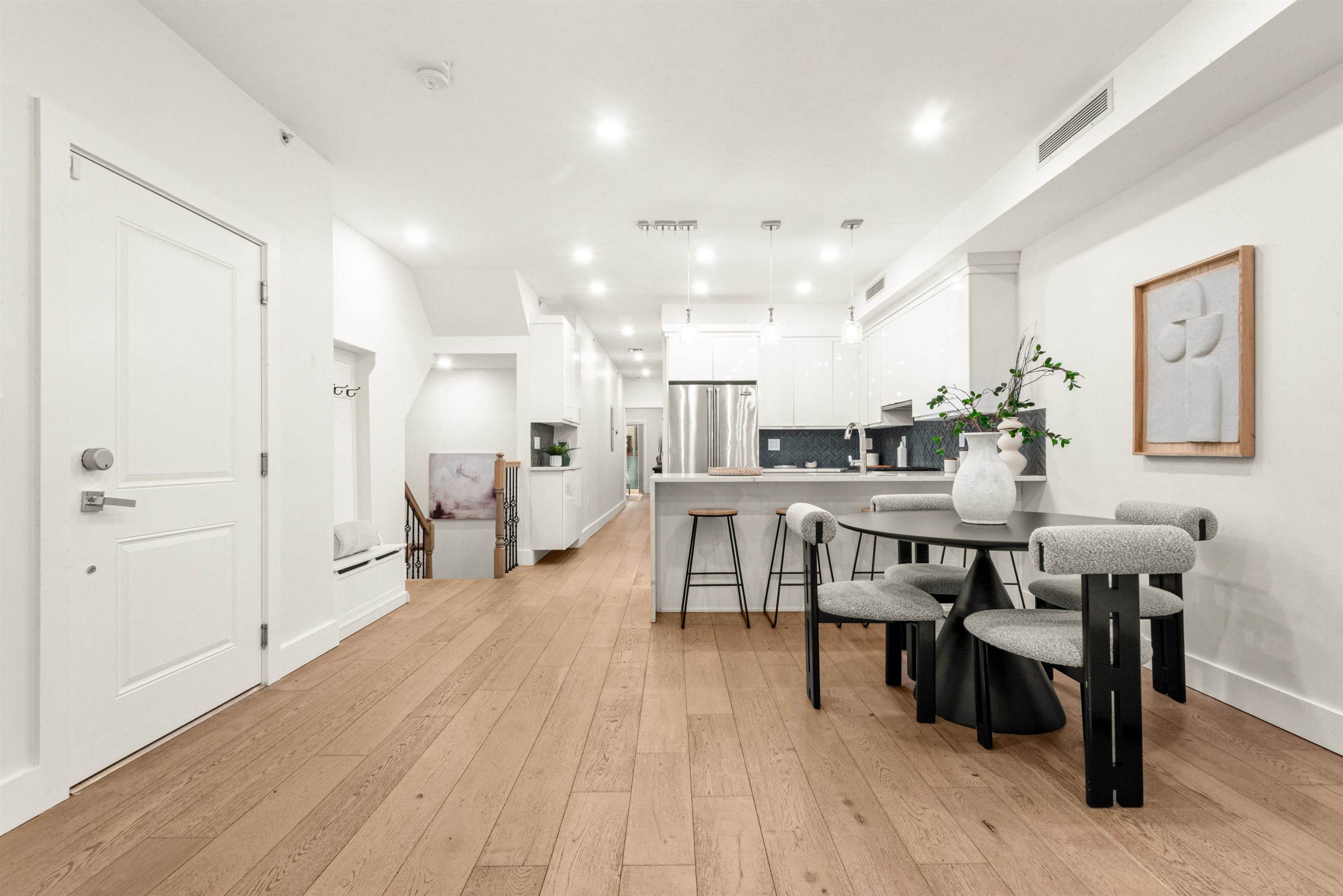 223 MONTGOMERY ST Unit: 1