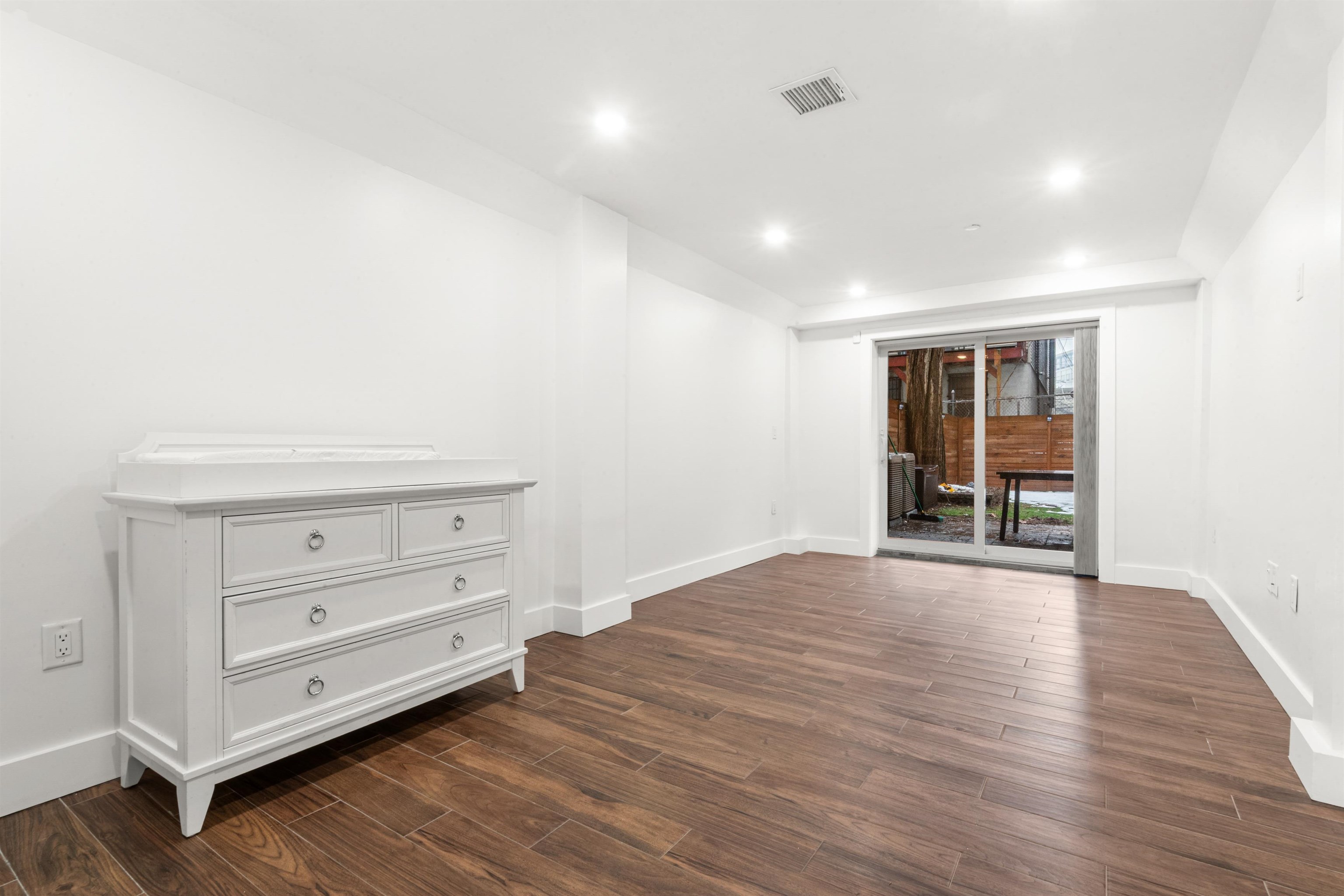 223 MONTGOMERY ST Unit: 1