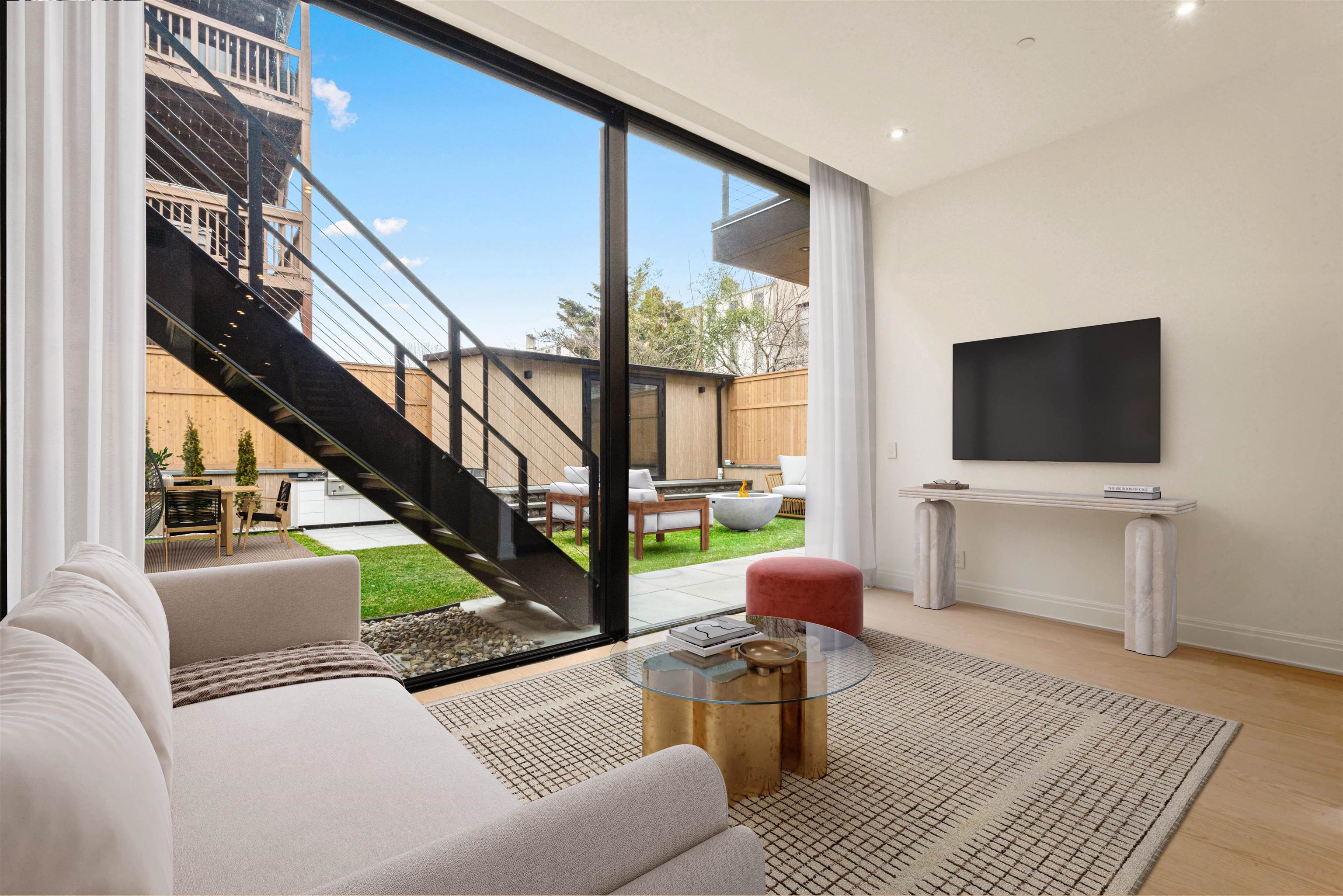 219-221 WARREN ST Unit: 1