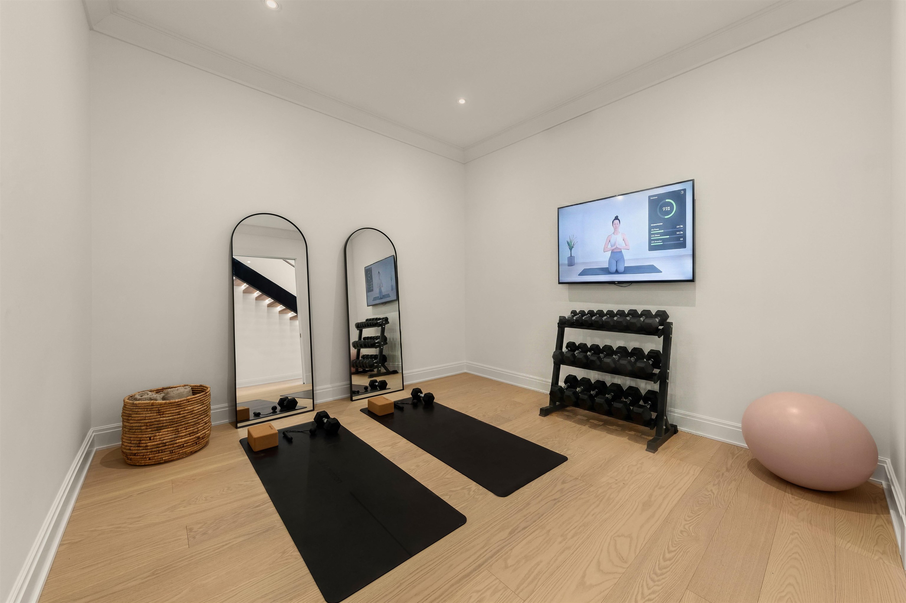 219-221 WARREN ST Unit: 1