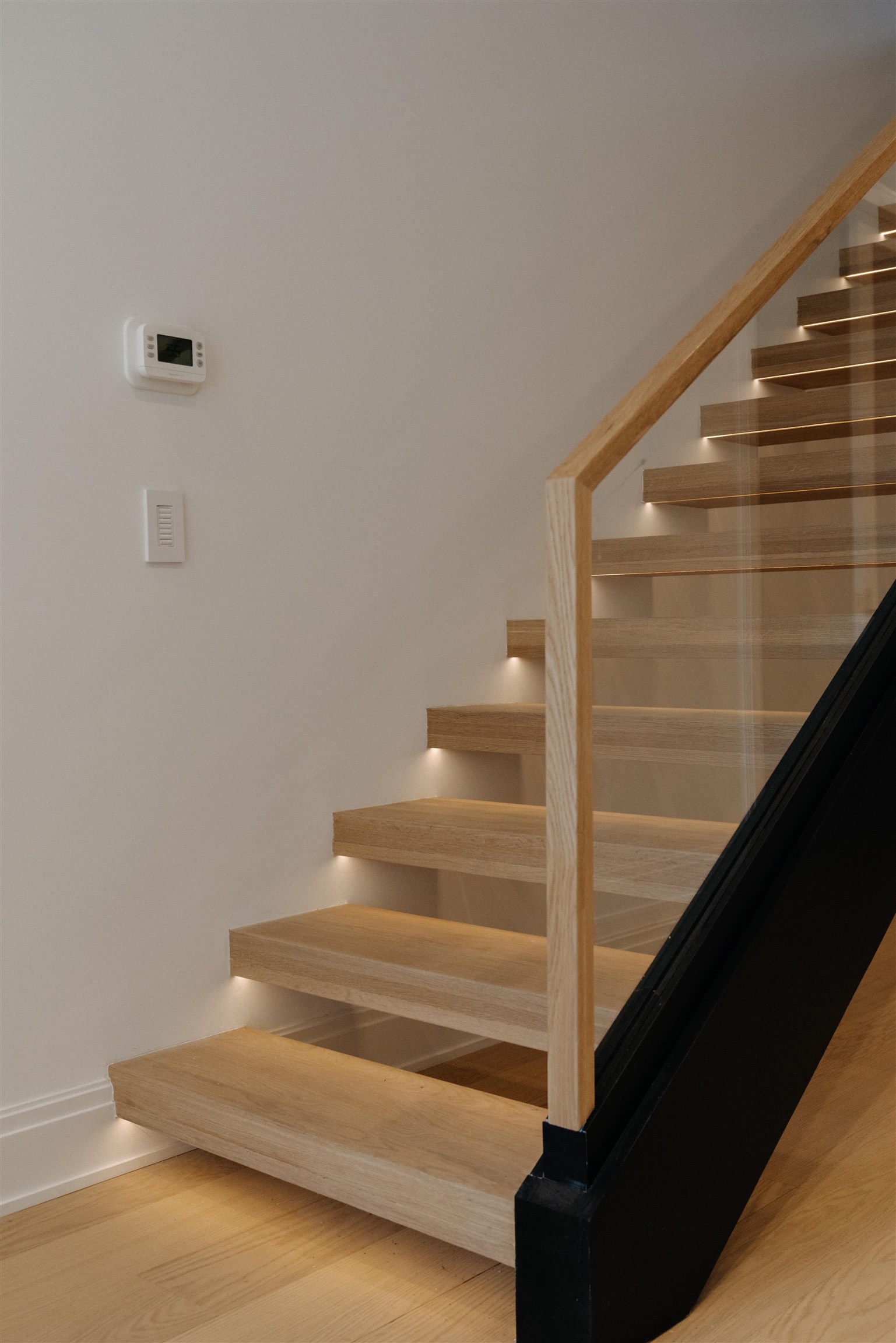 219-221 WARREN ST Unit: 1