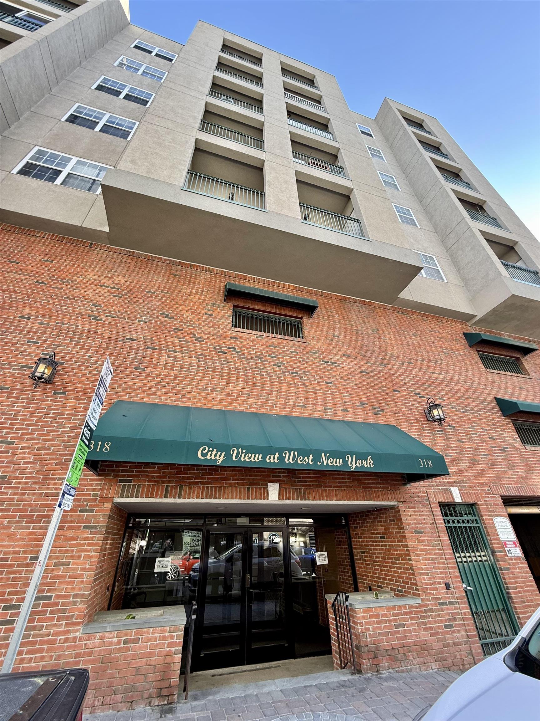 318 54TH ST Unit: 4i