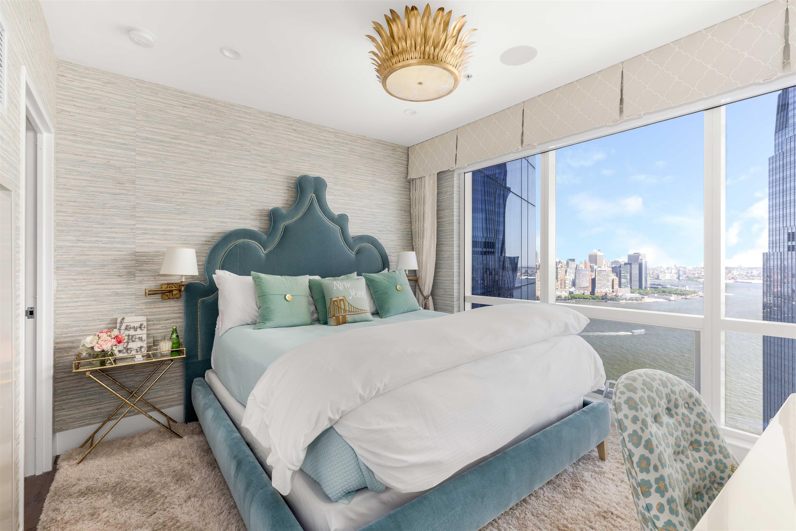 77 HUDSON ST Unit: PH 4904A