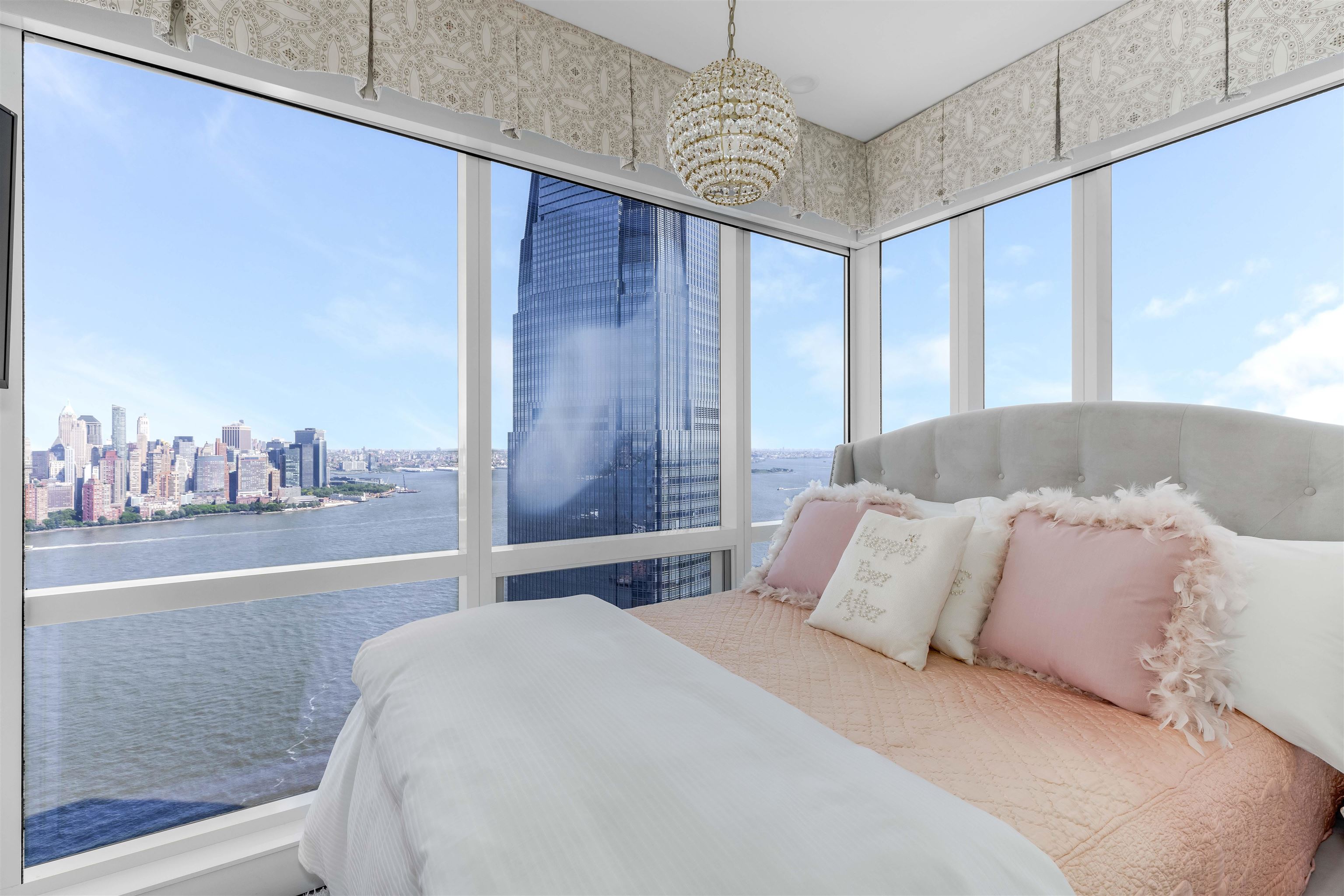 77 HUDSON ST Unit: PH 4904A
