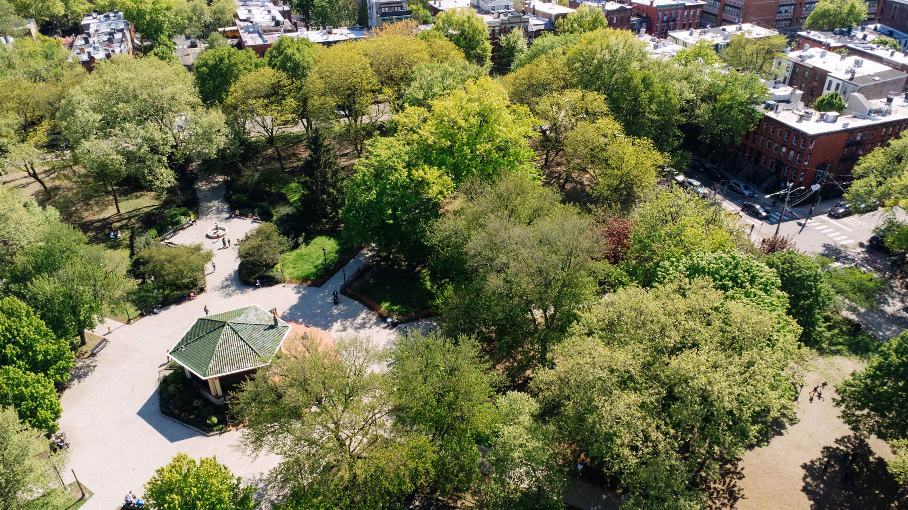 22 WEST HAMILTON PL