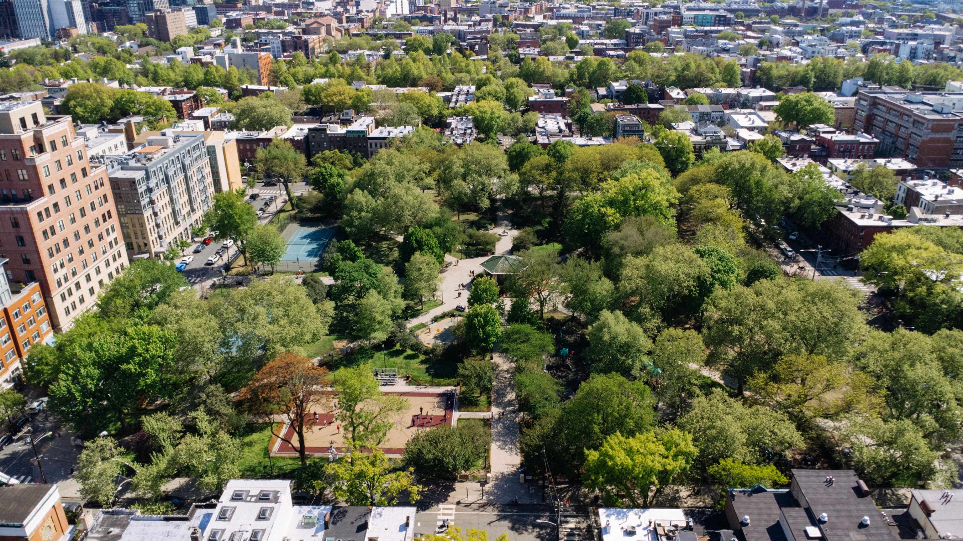 22 WEST HAMILTON PL