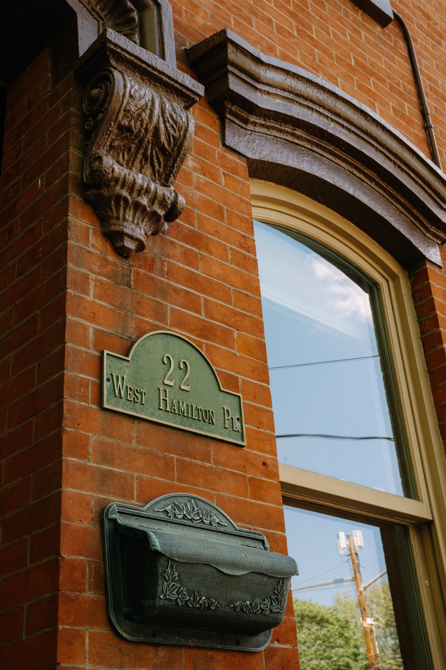 22 WEST HAMILTON PL