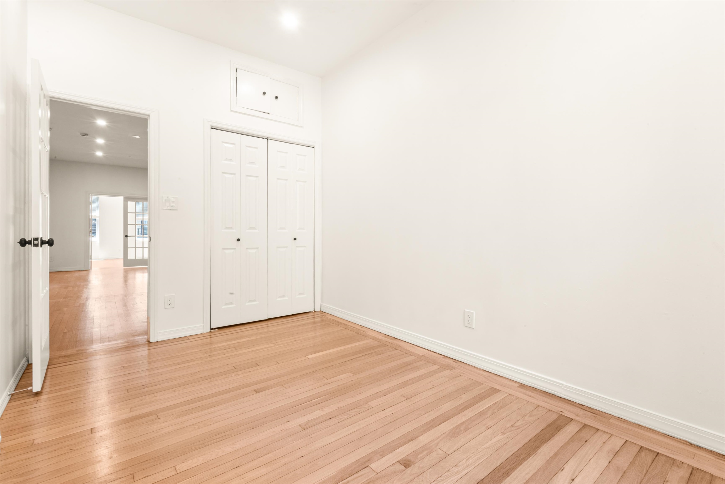 94 WAYNE ST Unit: 2
