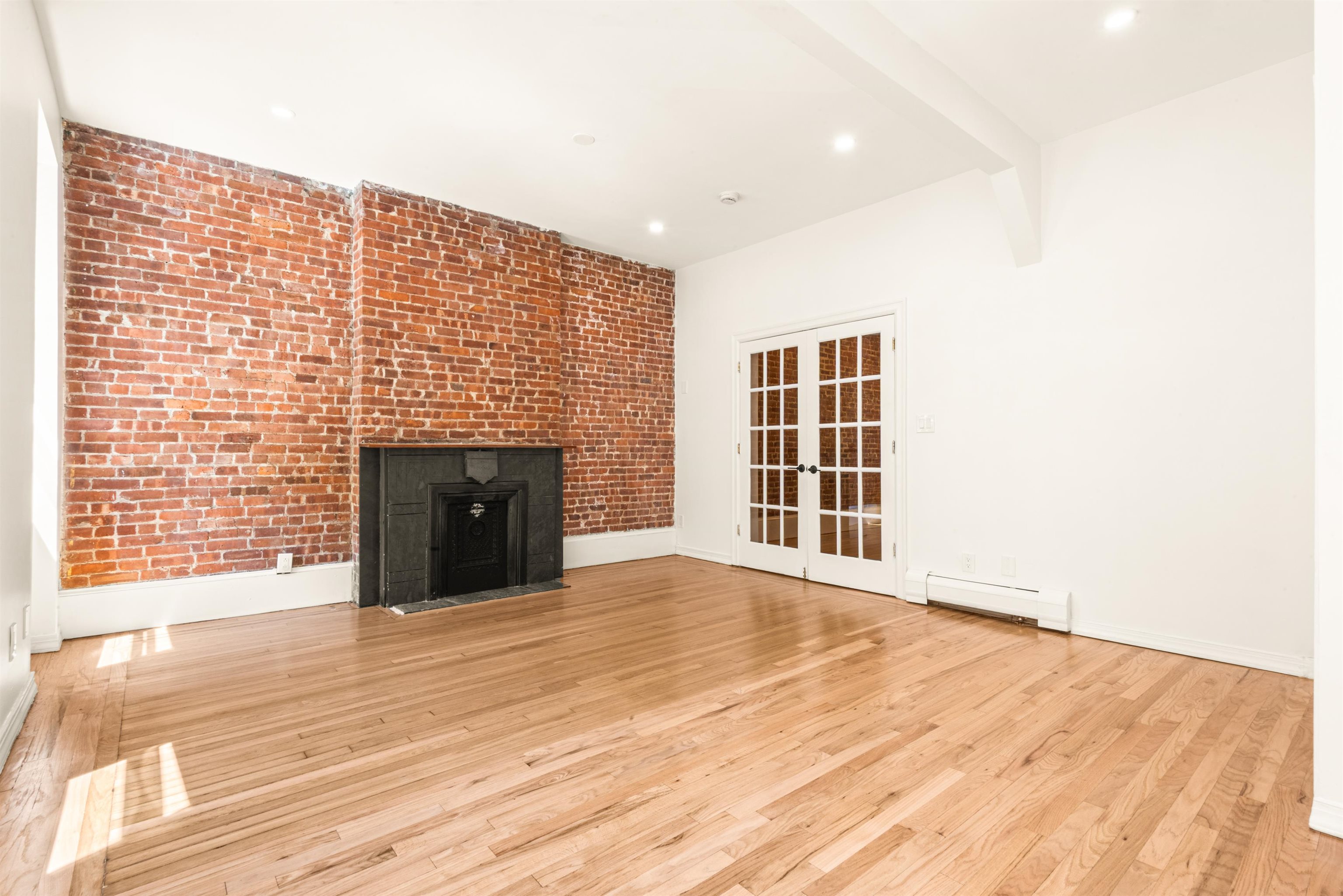 94 WAYNE ST Unit: 2