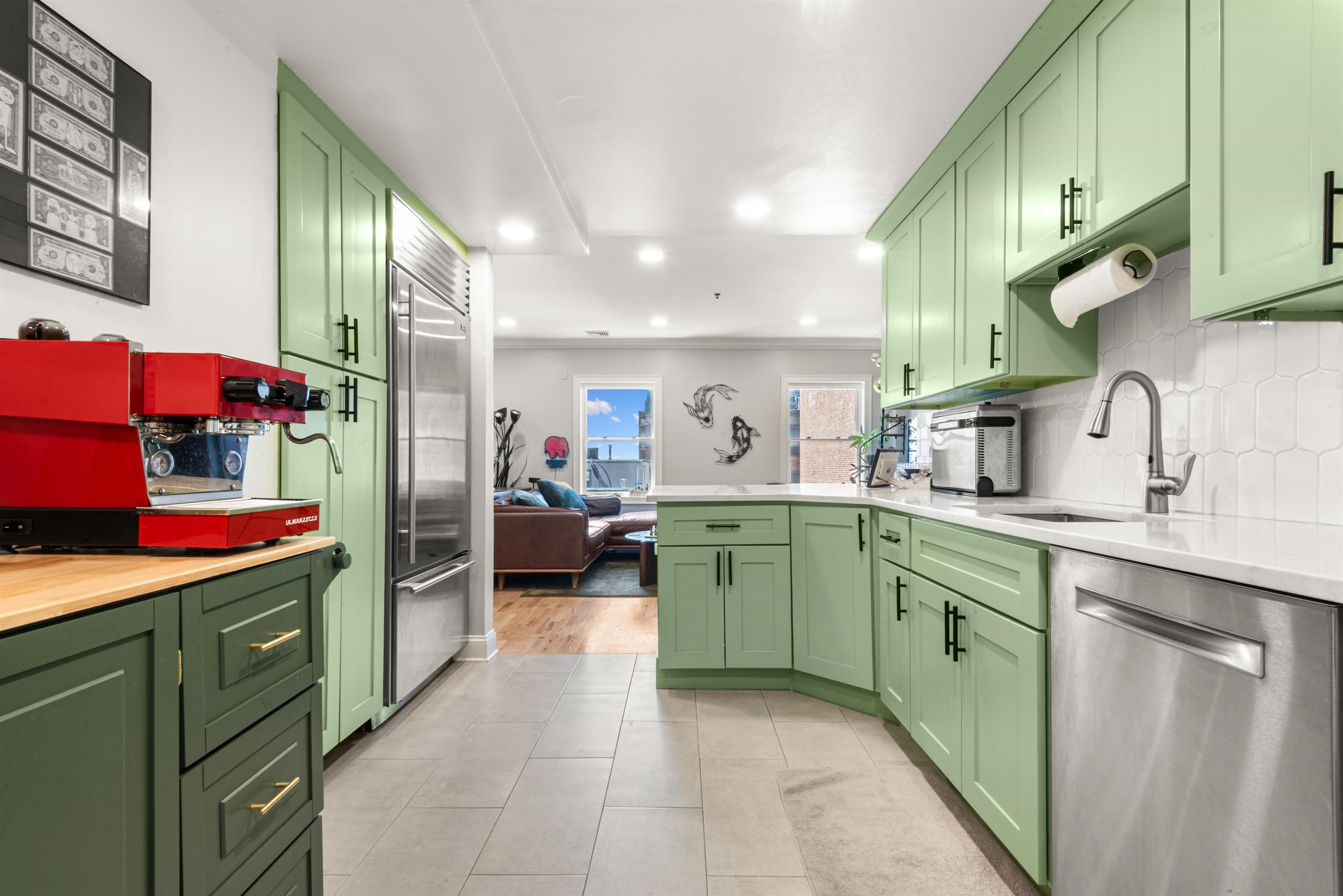 63 SUSSEX ST Unit: 8