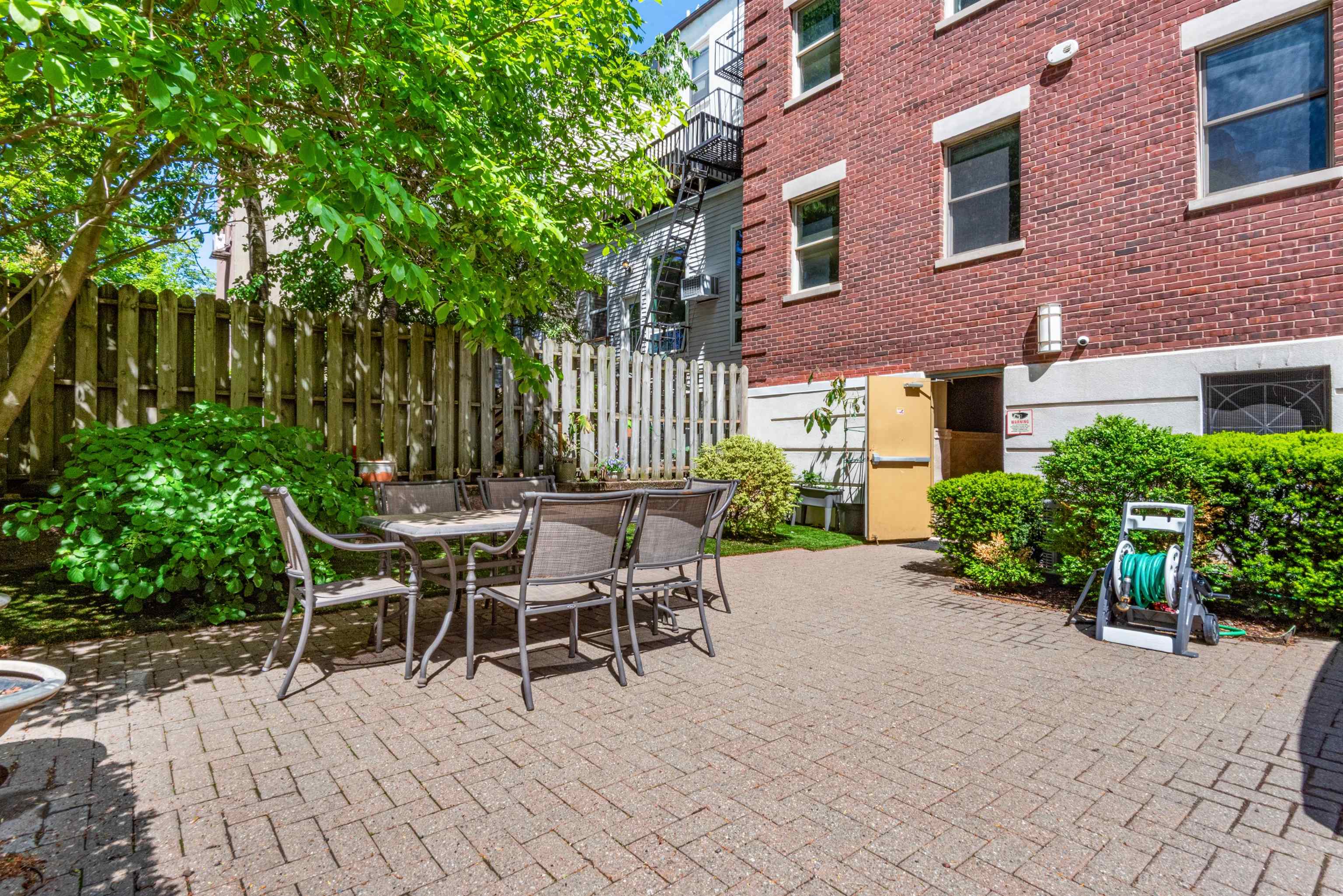 63 SUSSEX ST Unit: 8