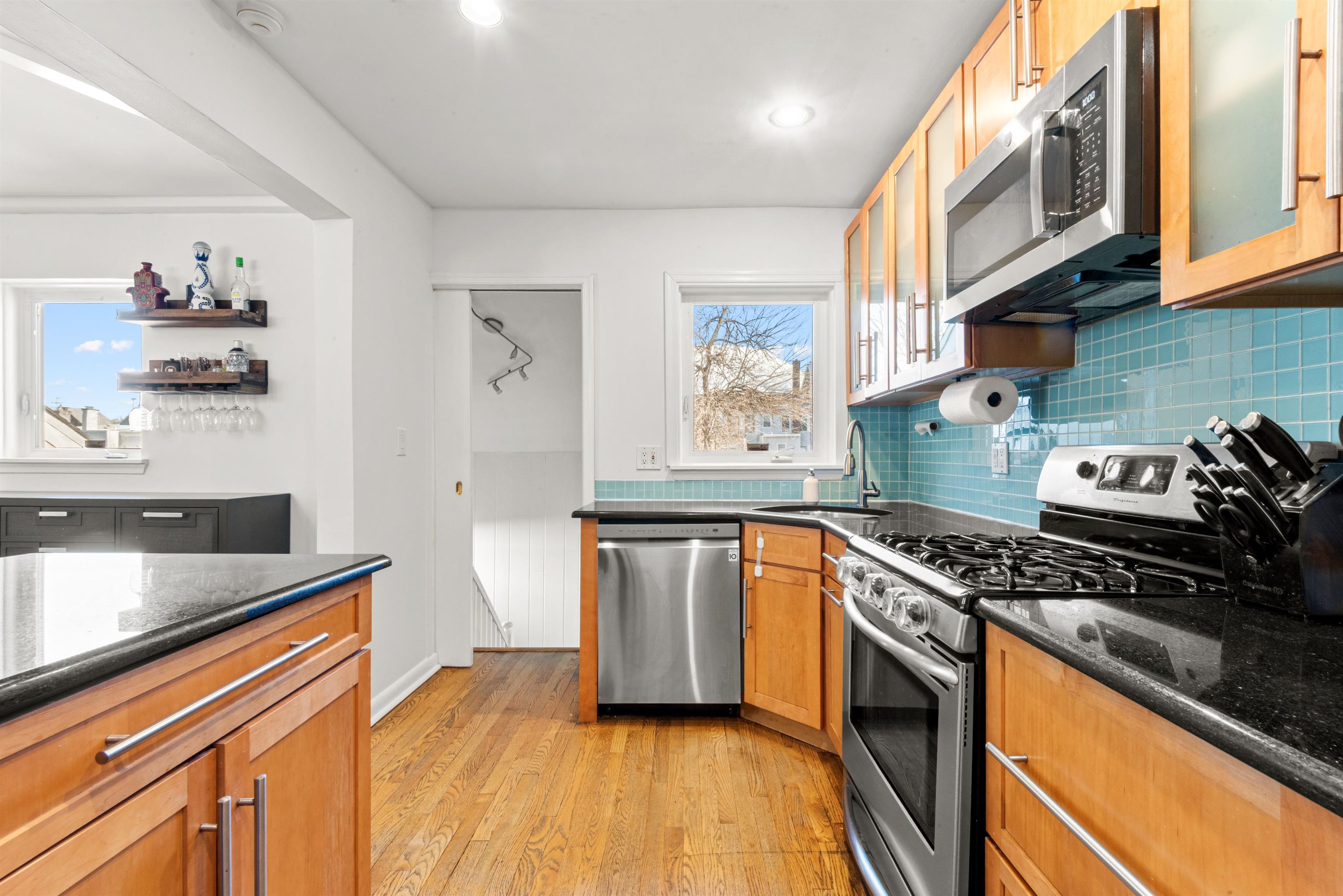 398 FAIRMOUNT AVE
