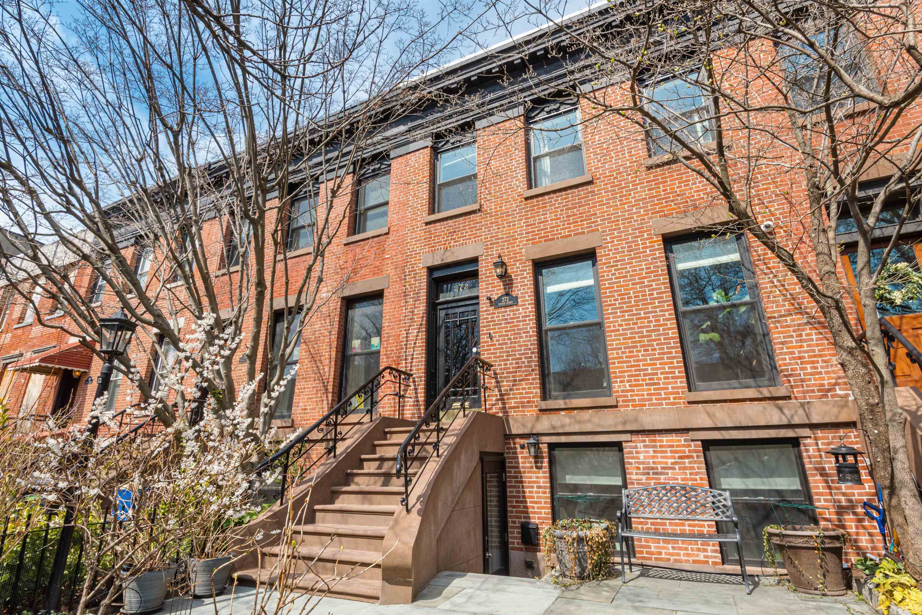272 4TH ST