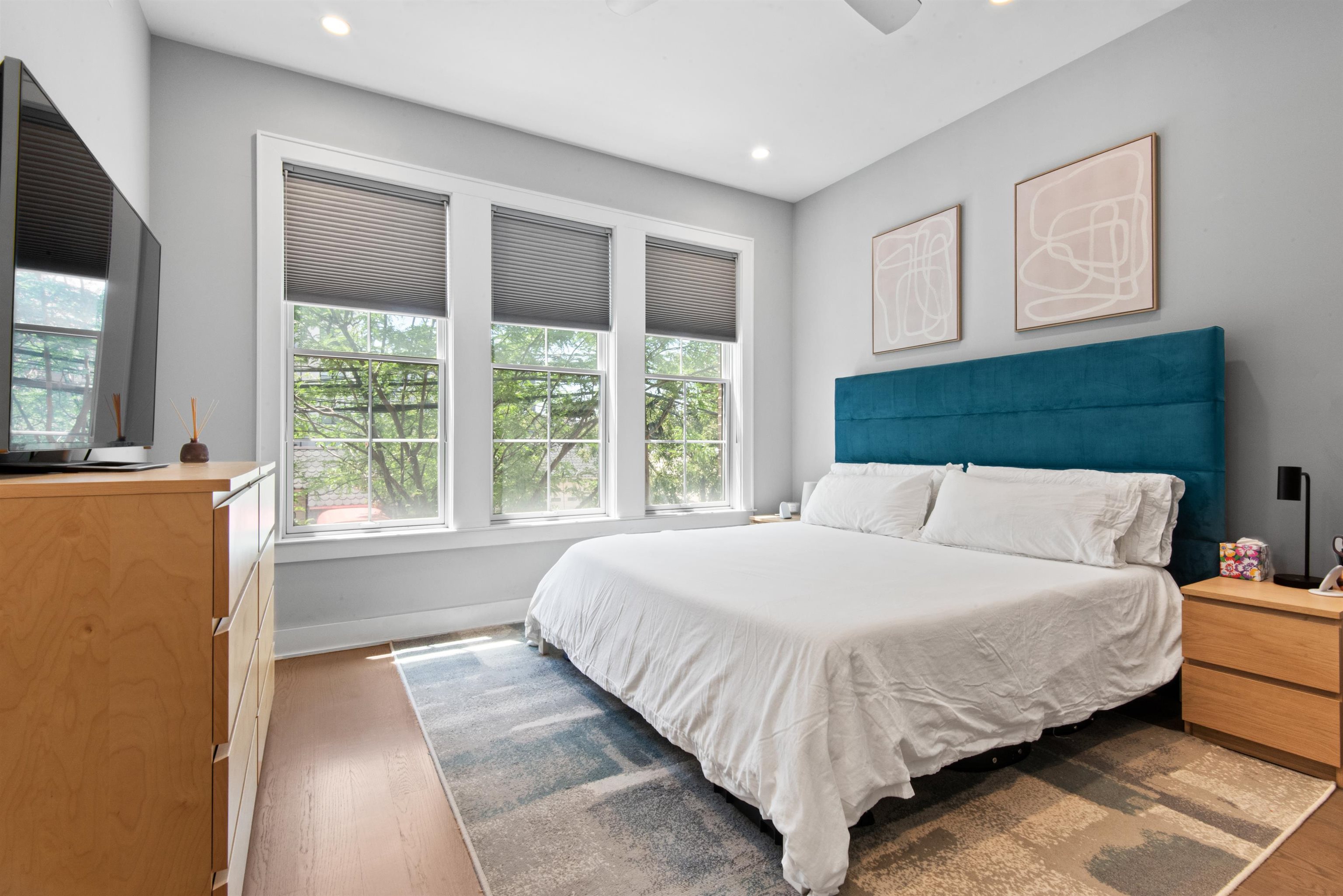 374 7TH ST Unit: 201