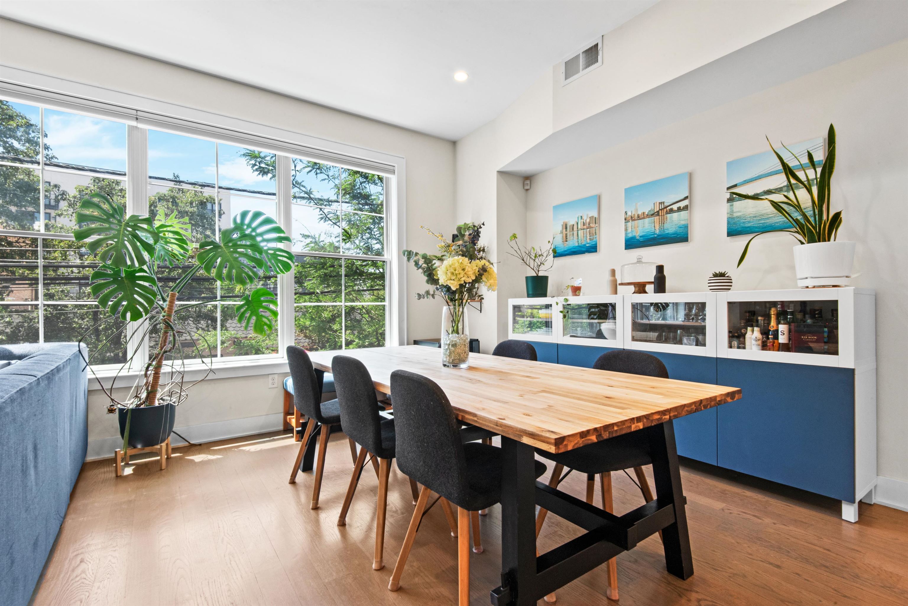 374 7TH ST Unit: 201