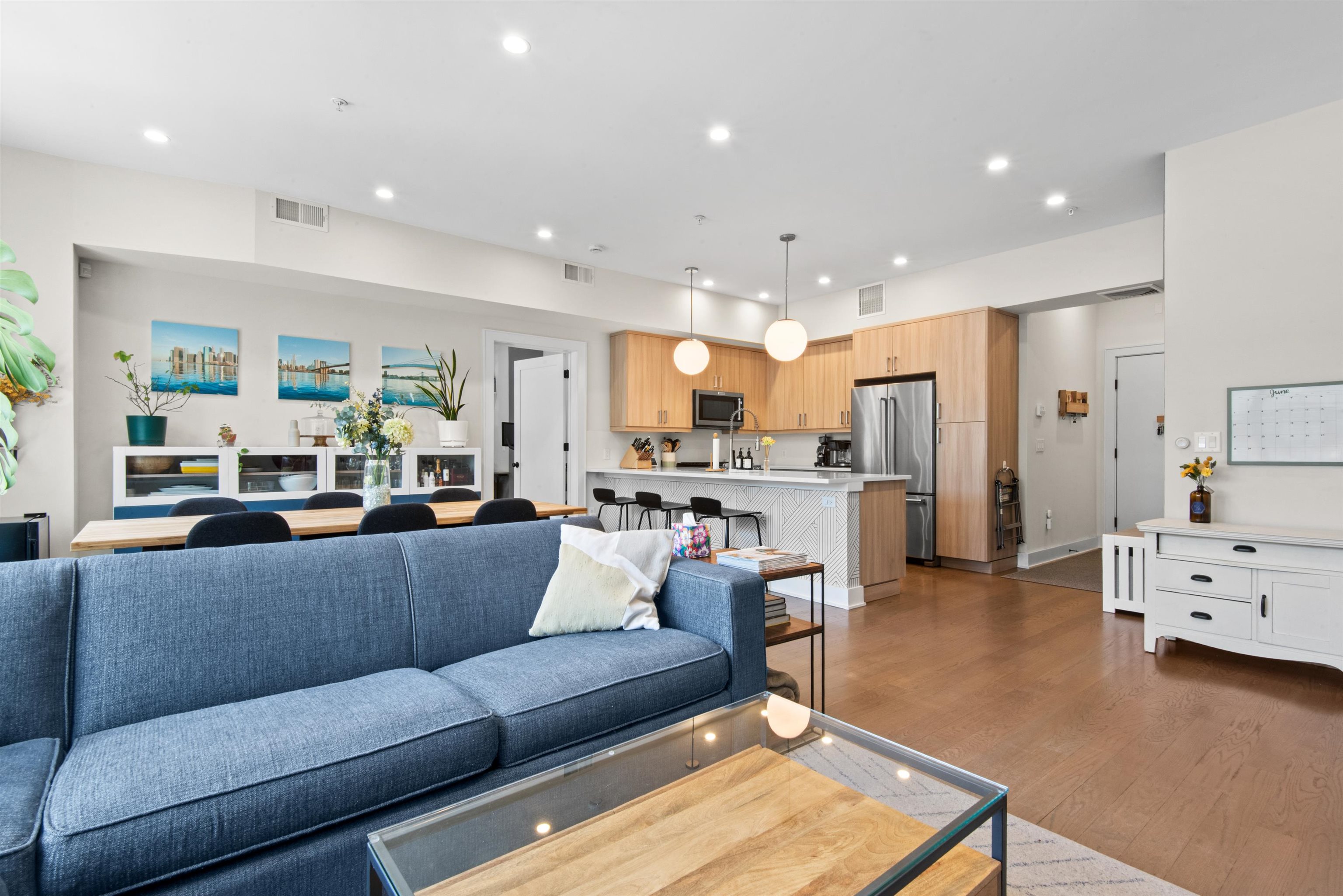 374 7TH ST Unit: 201