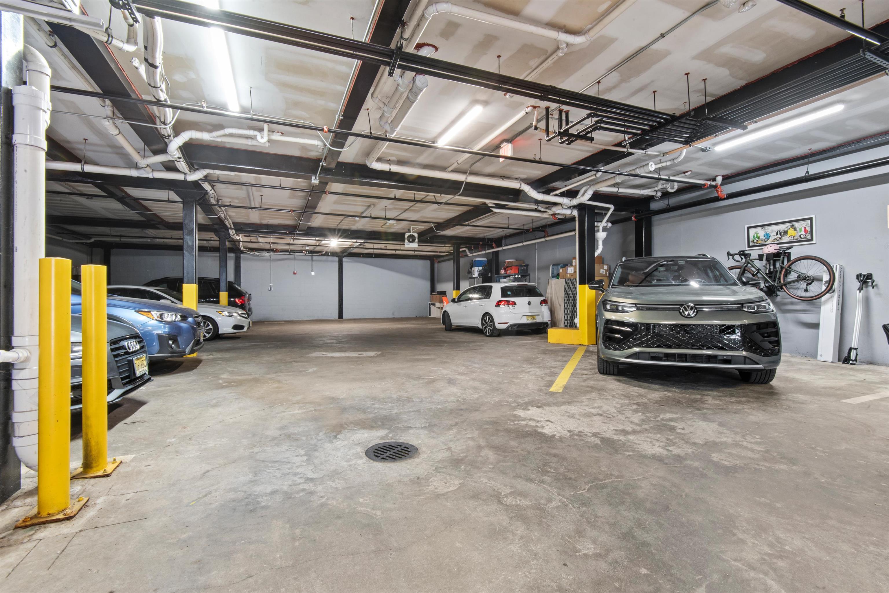 374 7TH ST Unit: 201