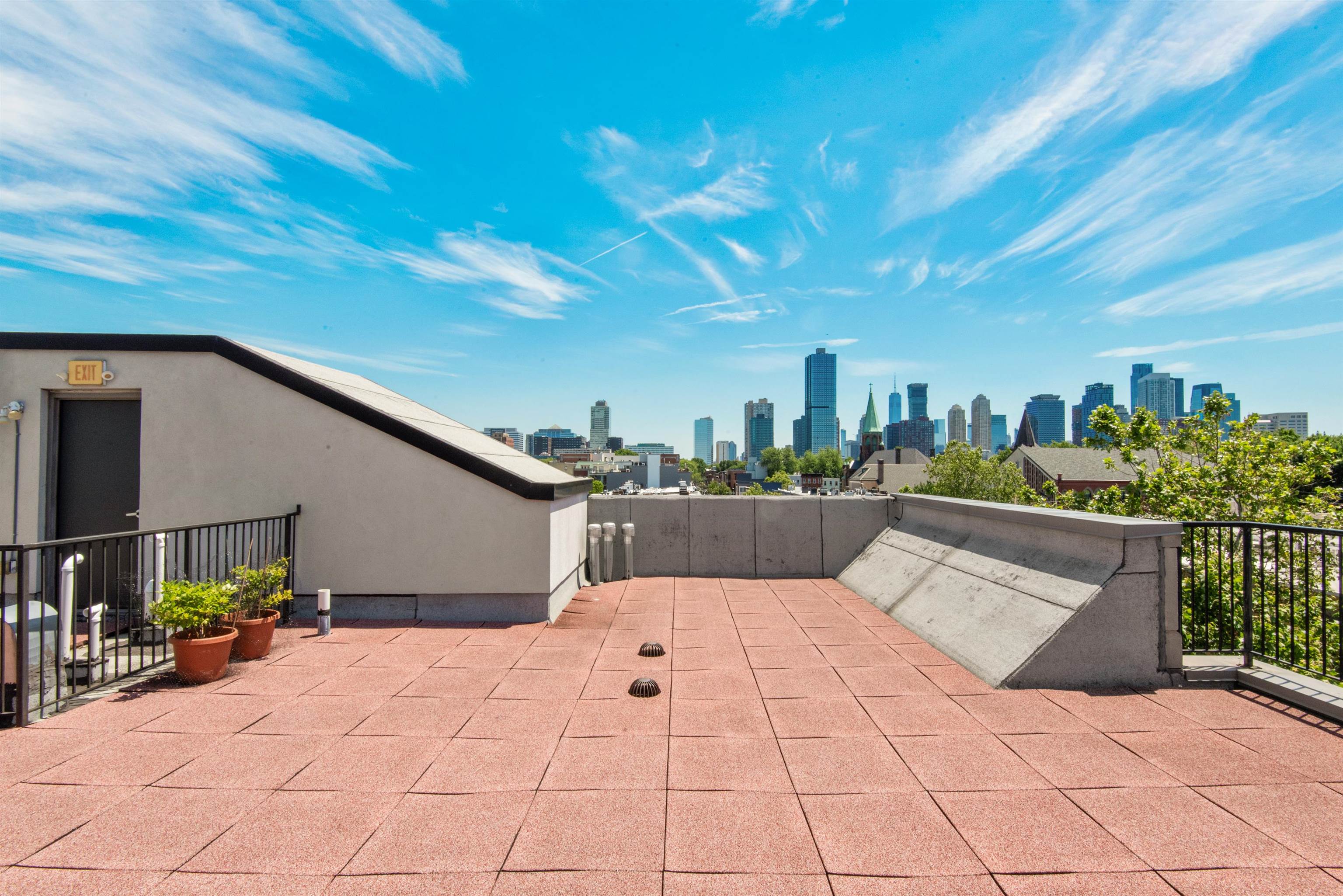 374 7TH ST Unit: 201