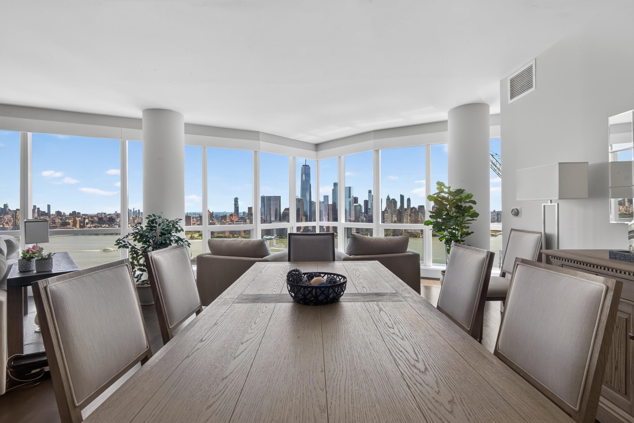 77 HUDSON ST Unit: PH 4704