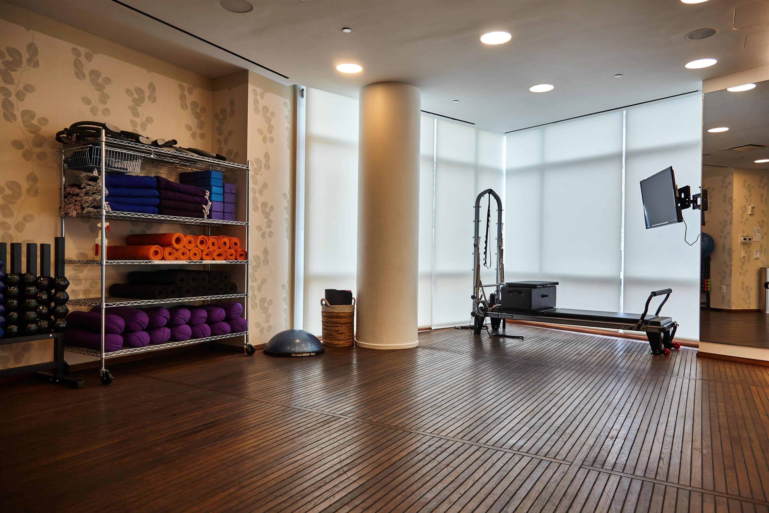 77 HUDSON ST Unit: PH 4704