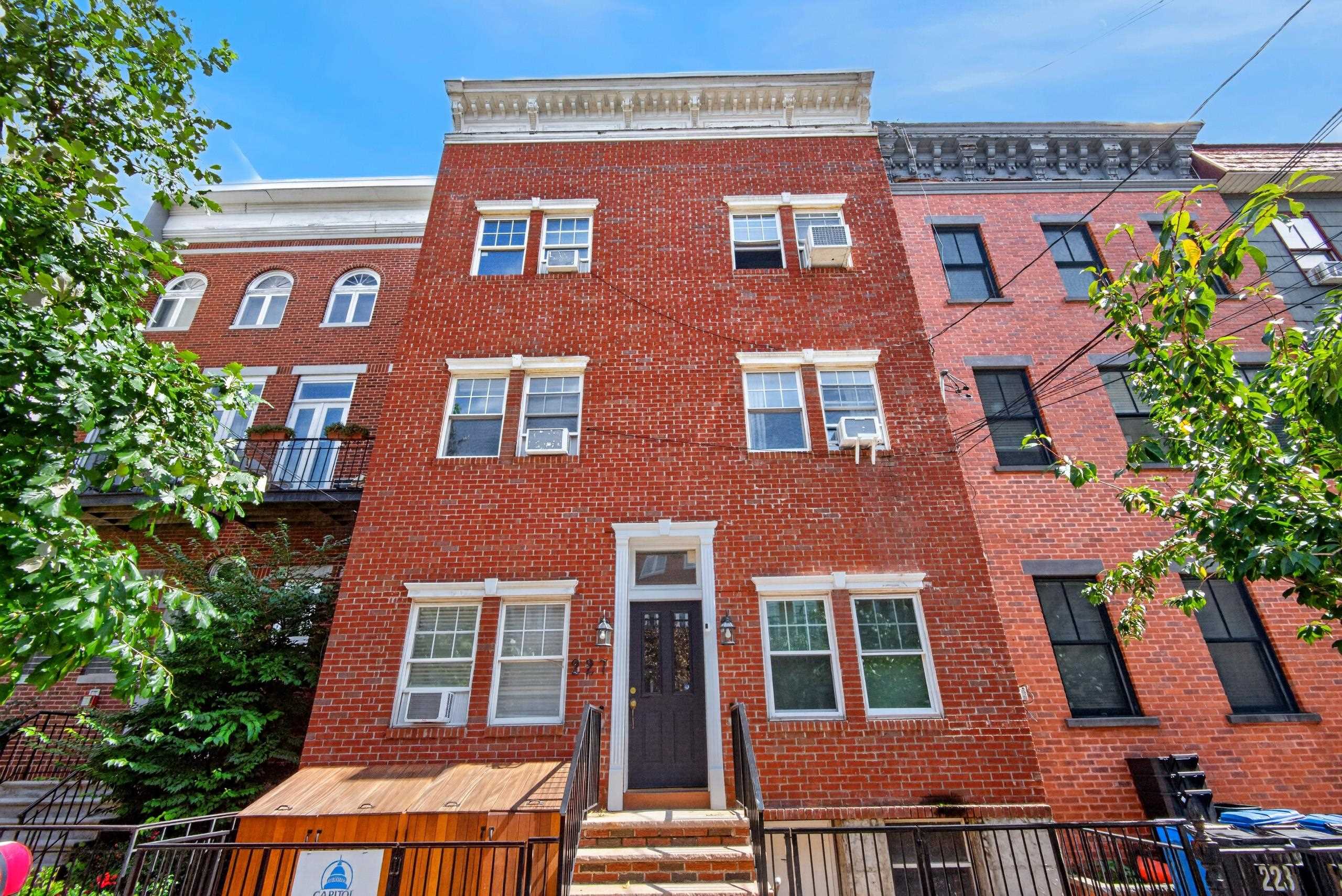 227 MONROE ST Unit: 2R