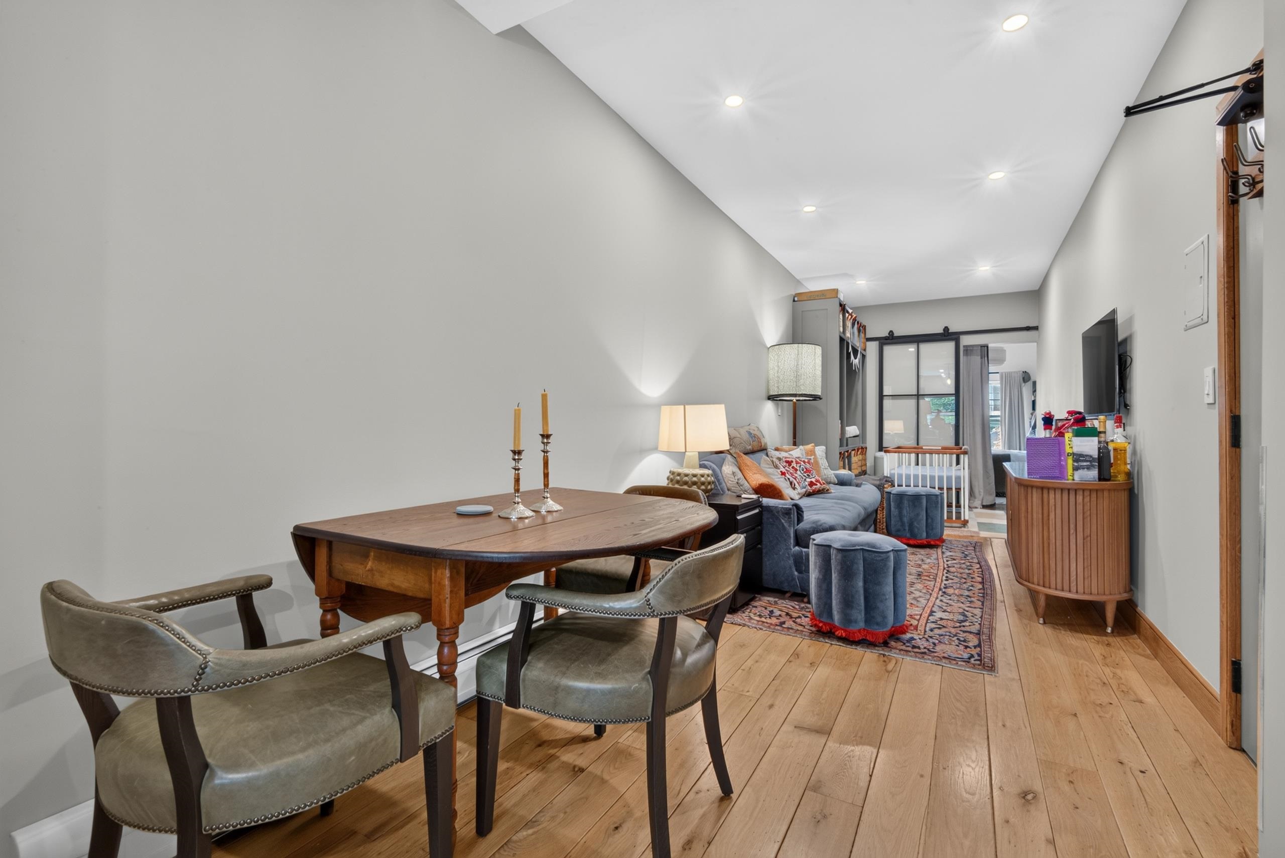 227 MONROE ST Unit: 2R