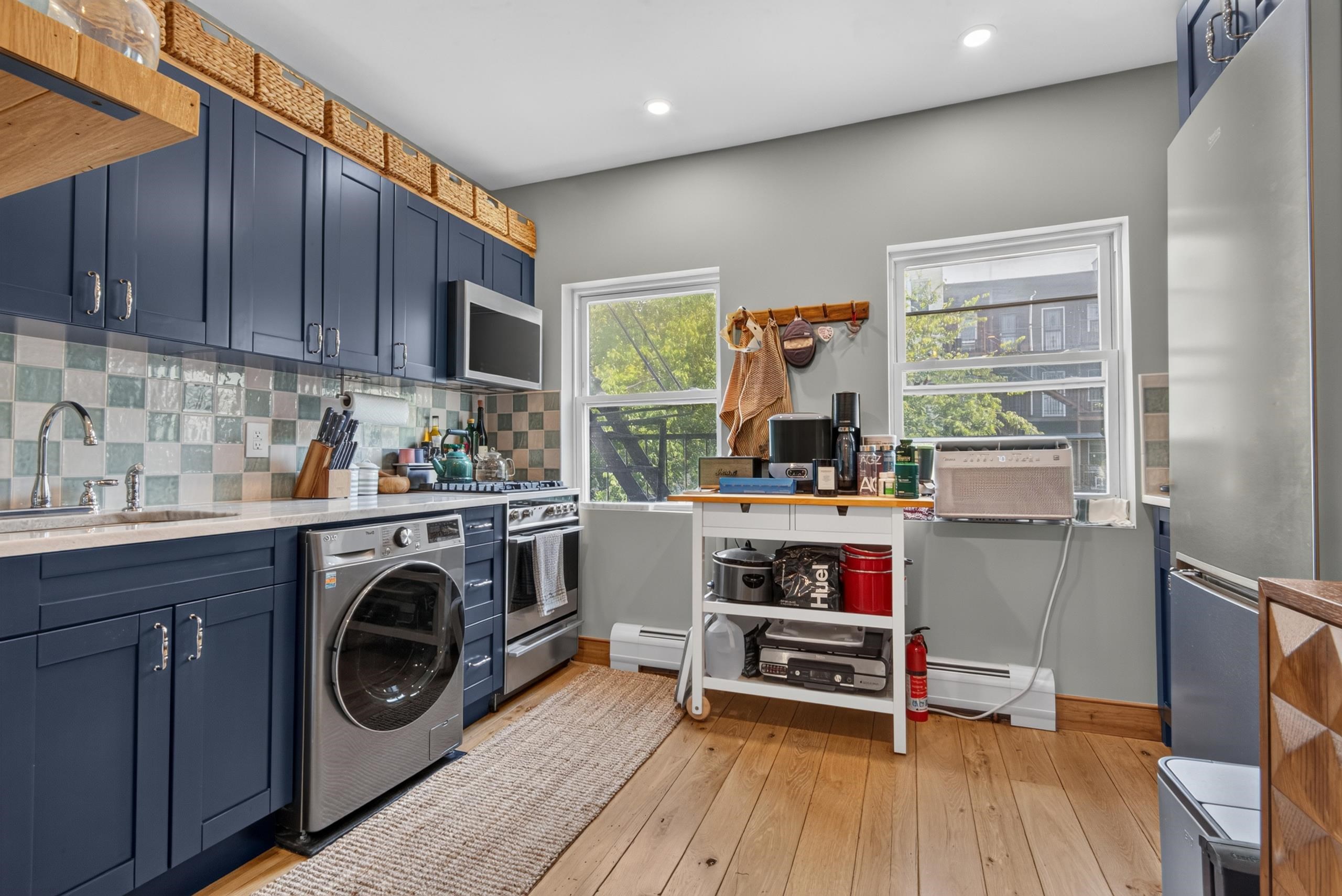 227 MONROE ST Unit: 2R