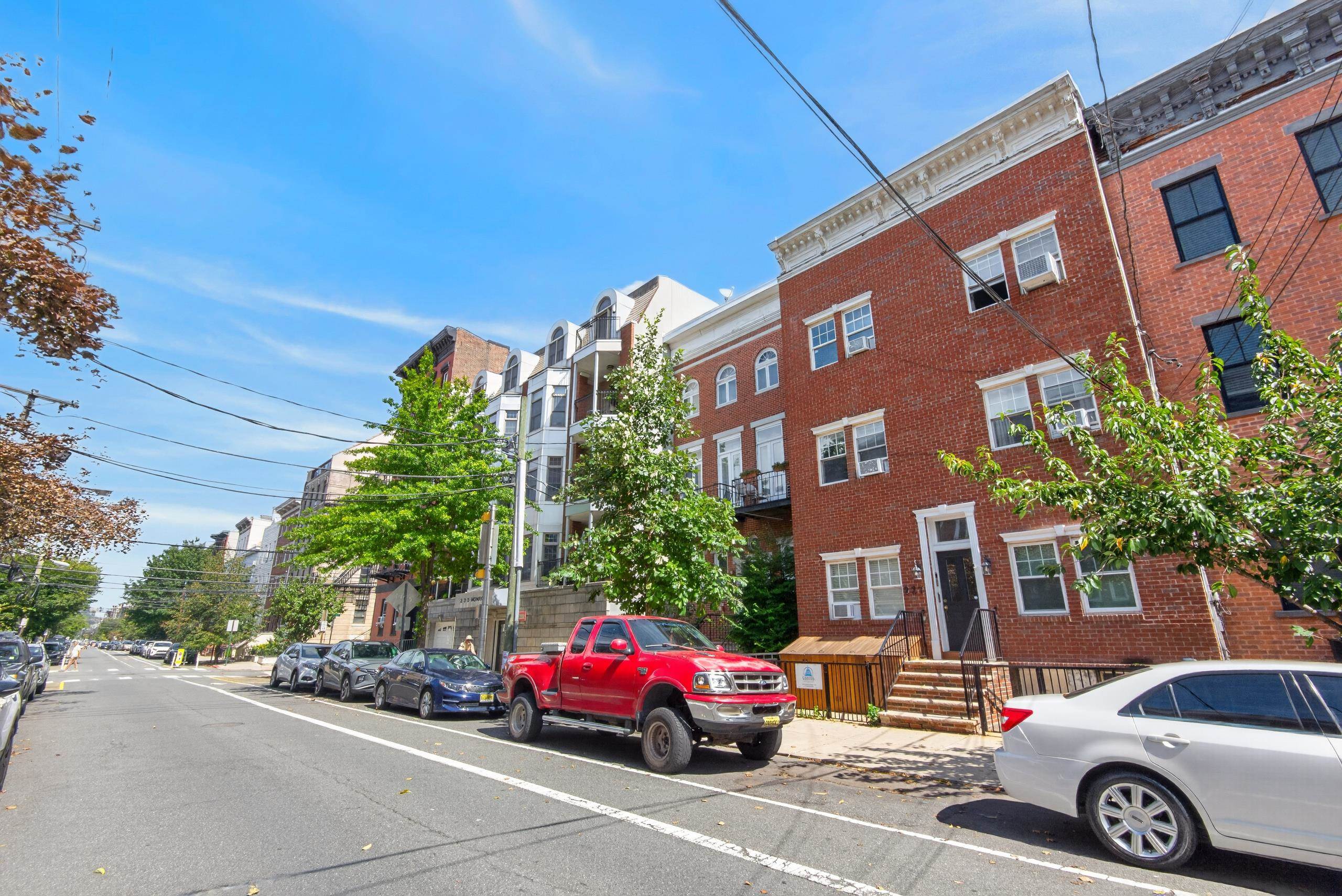 227 MONROE ST Unit: 2R