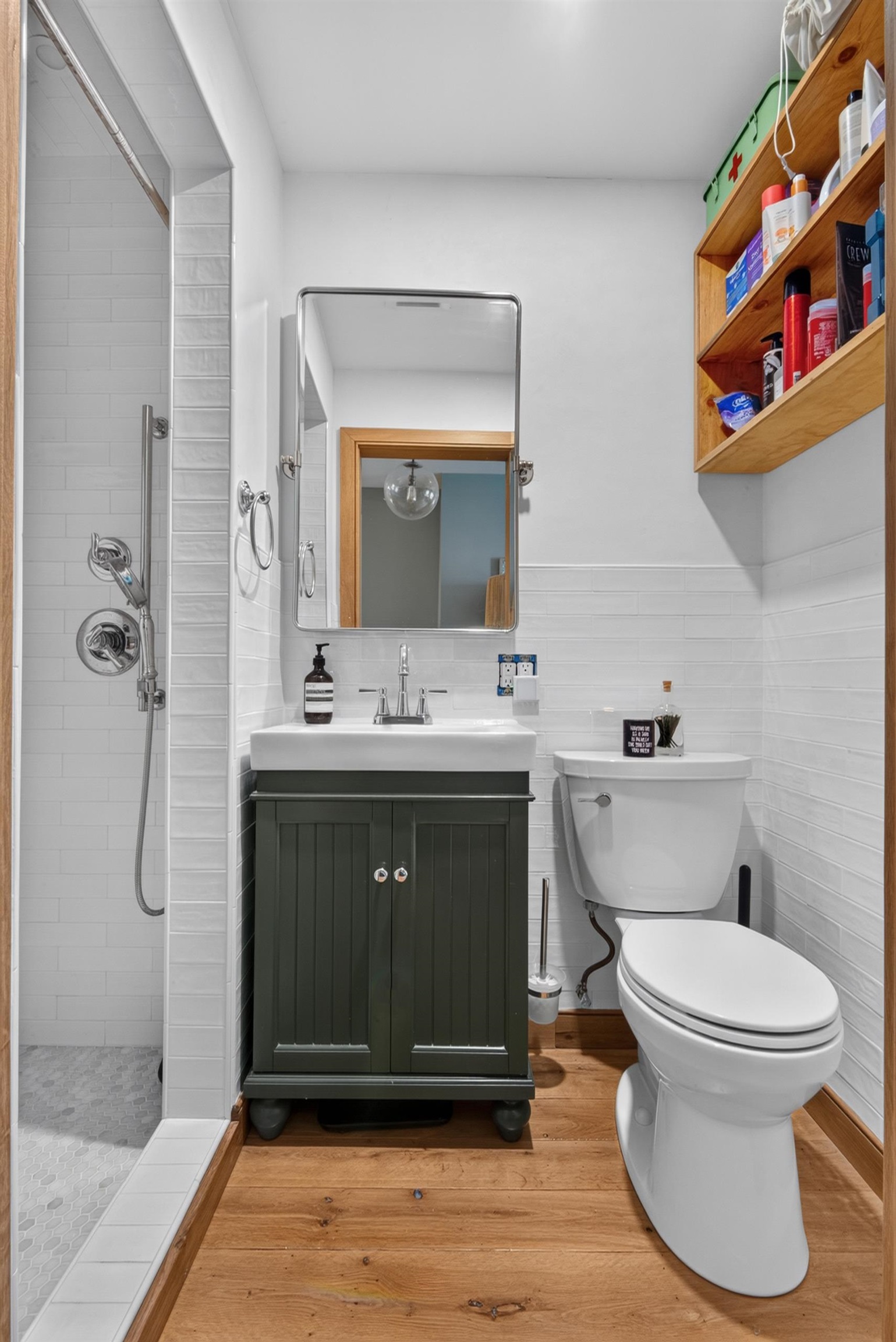 227 MONROE ST Unit: 2R