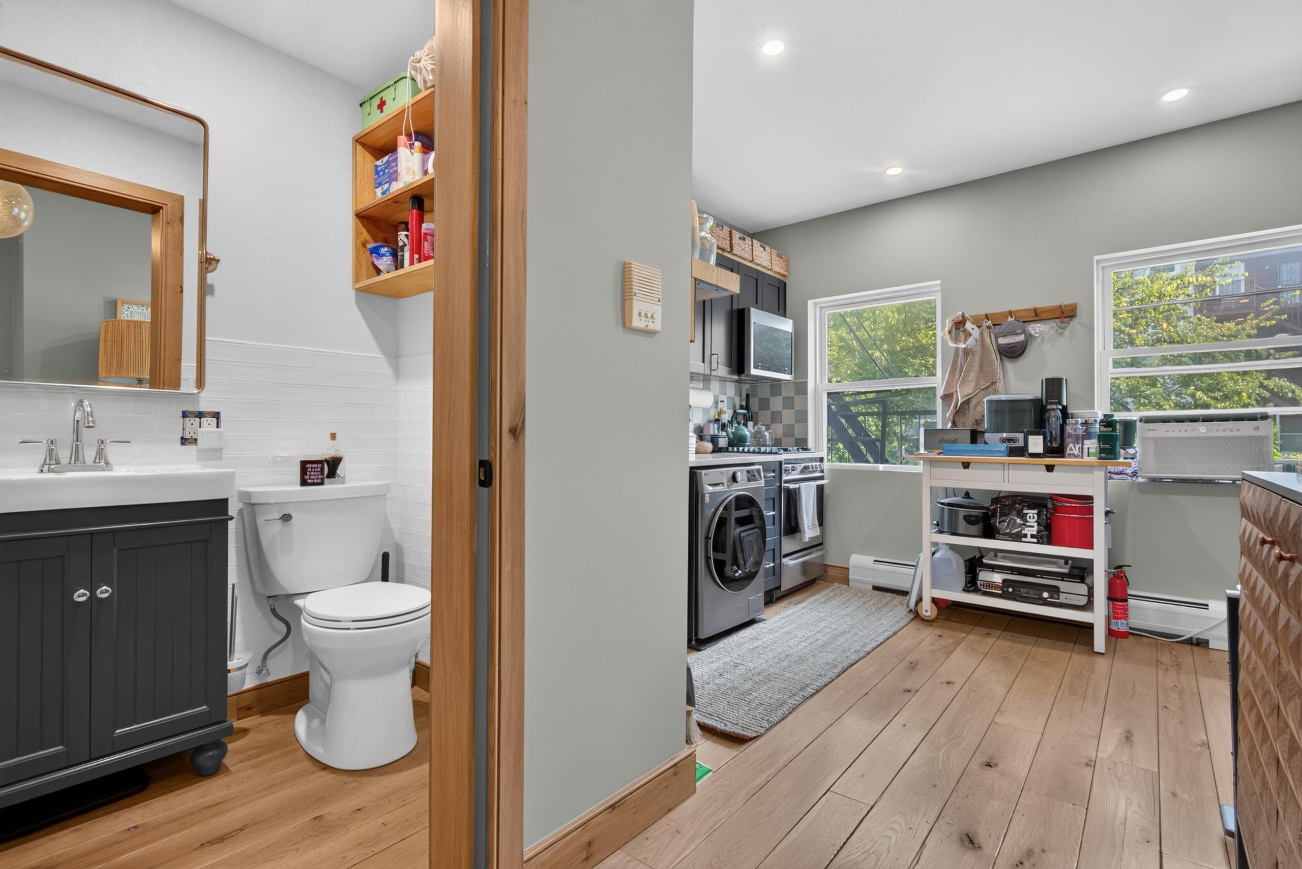 227 MONROE ST Unit: 2R