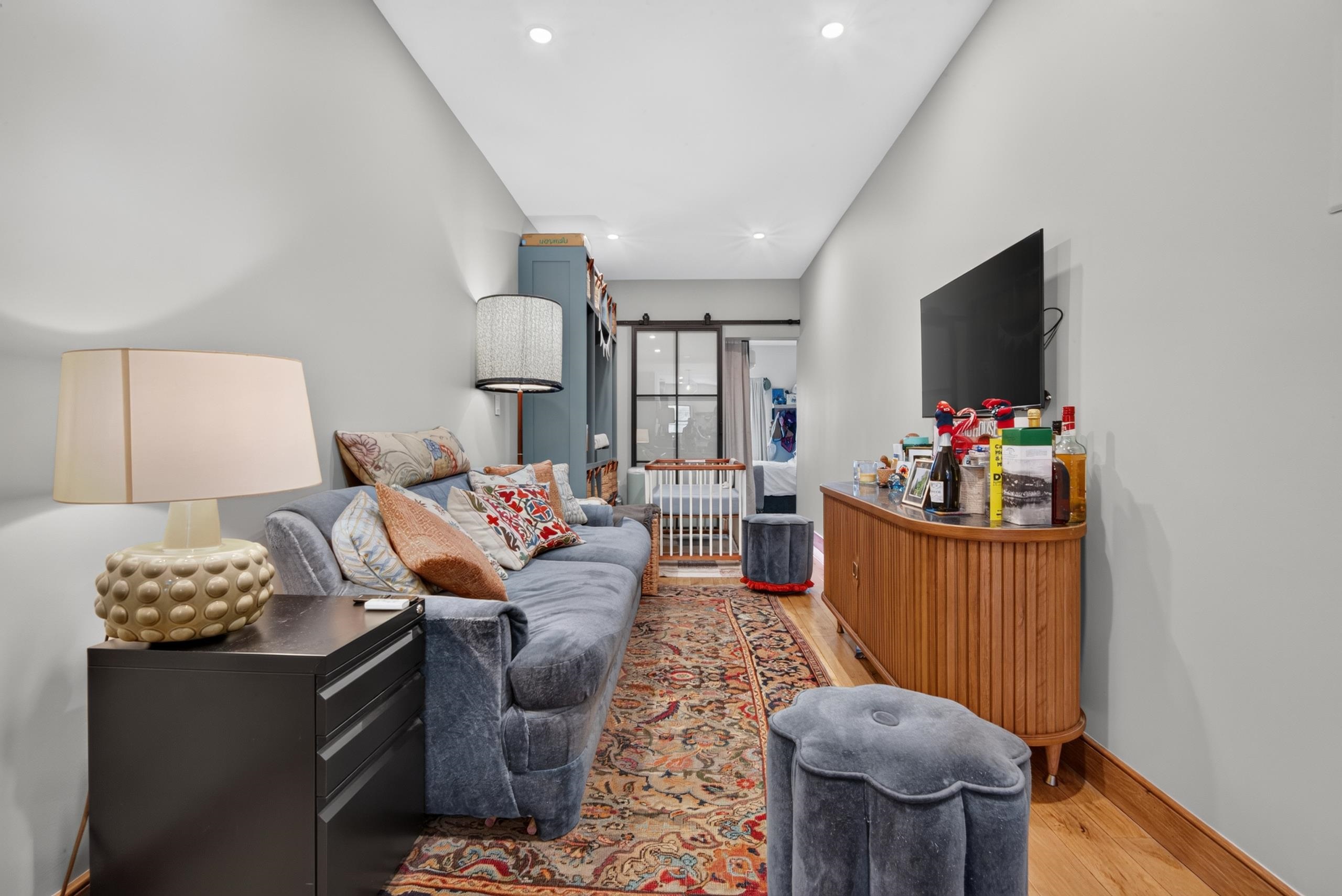 227 MONROE ST Unit: 2R
