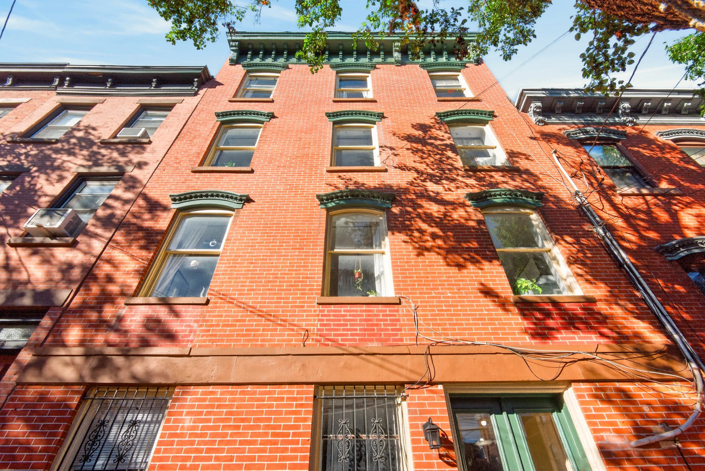 274 5TH ST